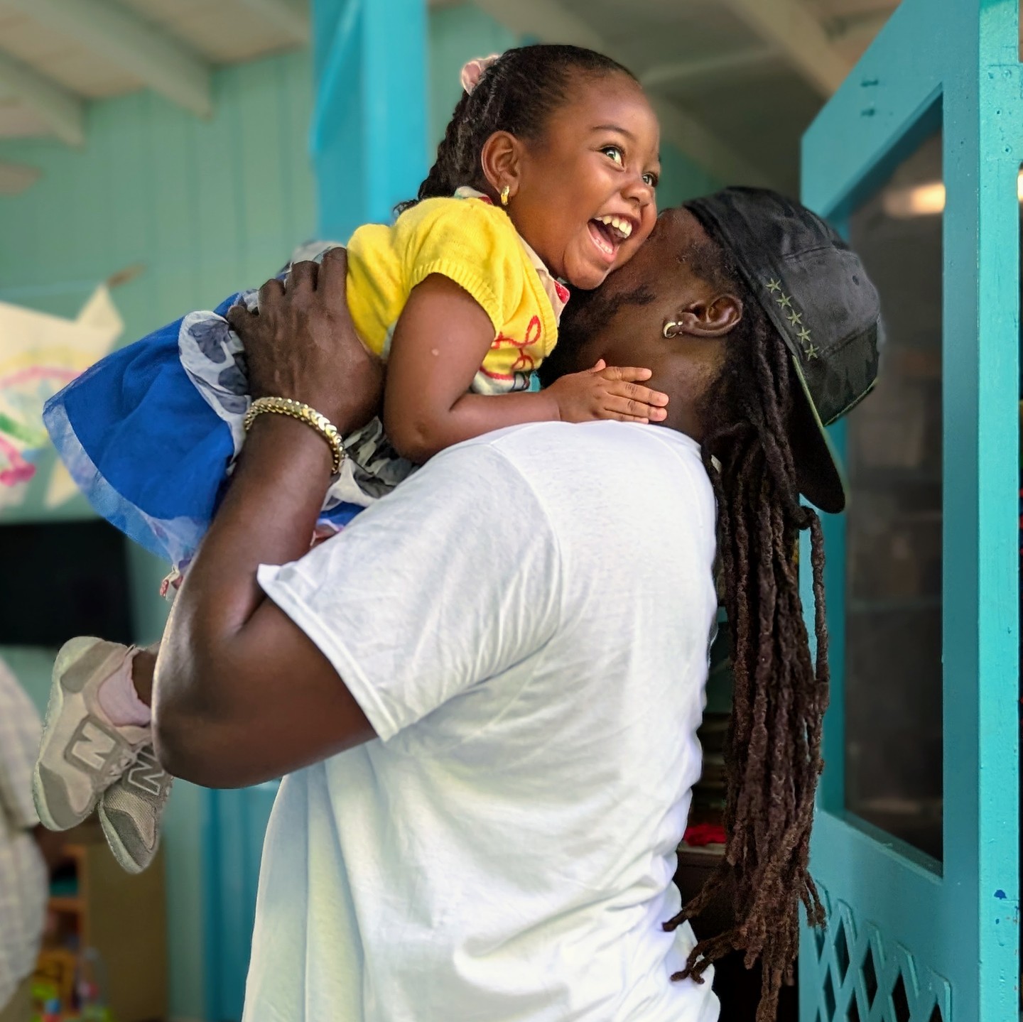 Our toddlers were thrilled to share their classroom with their dads, who came in last week for the class's Donuts with Dads event. Students made a special piece of art for their dads and shared donuts, fruit, and playtime. Thank you to the dads and father figures who showed up for our toddlers!
#toddlertime #parentengagement
