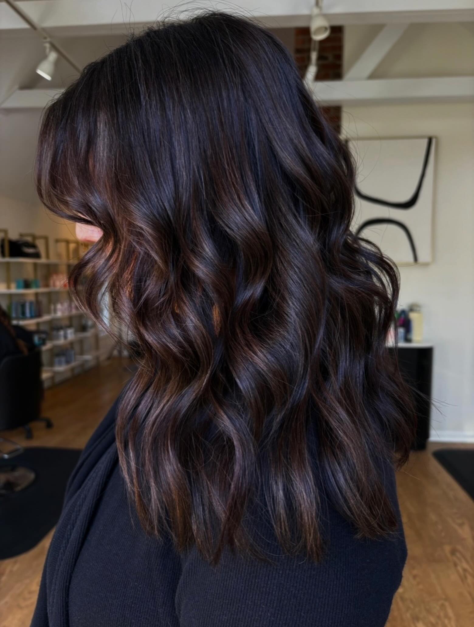 You don’t have to speak loud to make an impact and neither does your hair
We placed foils with intention at her previous appointment so a little gloss refresh was all we needed to bring this beauty back to life
We can’t wait to see YOU in the salon, love 🫶