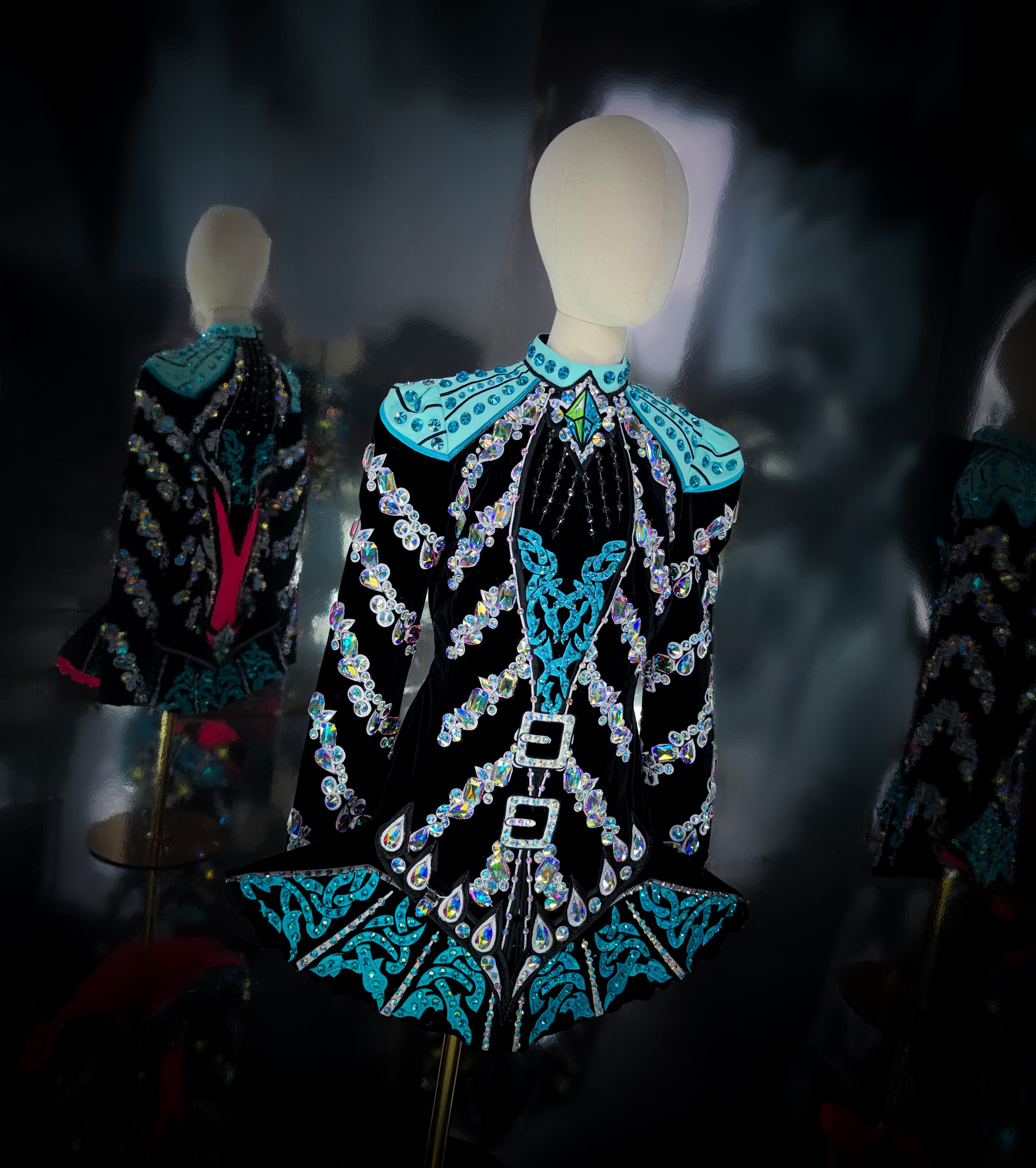 Another Shipping ready to go📦✨
📧 Contact info@elitedancedesigns.com to secure your slot today.
#elitedancedesigns #elite #belfastdesigners #irishdancing