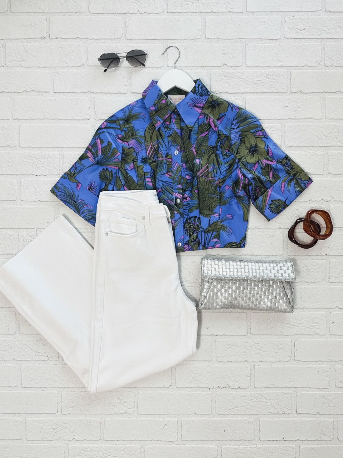 Our summer collection is just too cute to miss! ☀️💙 Stop by BM Skincare Boutique and shop fresh new arrivals like these crisp white denim pieces and our tropical blue print button-downs, perfect for sunny days, weekend getaways, and everything in between. 🌴✨
Come find your new favorite summer look before it’s gone!
#BMSkincareBoston #Microneedling #BostonMicroneedling #SummerStyle #BoutiqueFashion