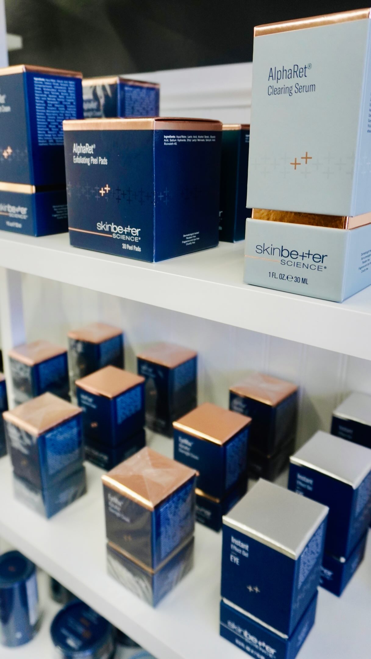 Summer Recovery Kit— featuring our products of the month:
-all SPF
-antioxidants: illuminating AOX, alto advanced, daily power
-pigment inhibitors: even tone
-after sun spray: purify facial mist (hypochlorous acid)
All products are 20% off through August! ☀️👙🍉
#summerskin #pnwmedspa #clarkstonwashington #medspa #medspalife