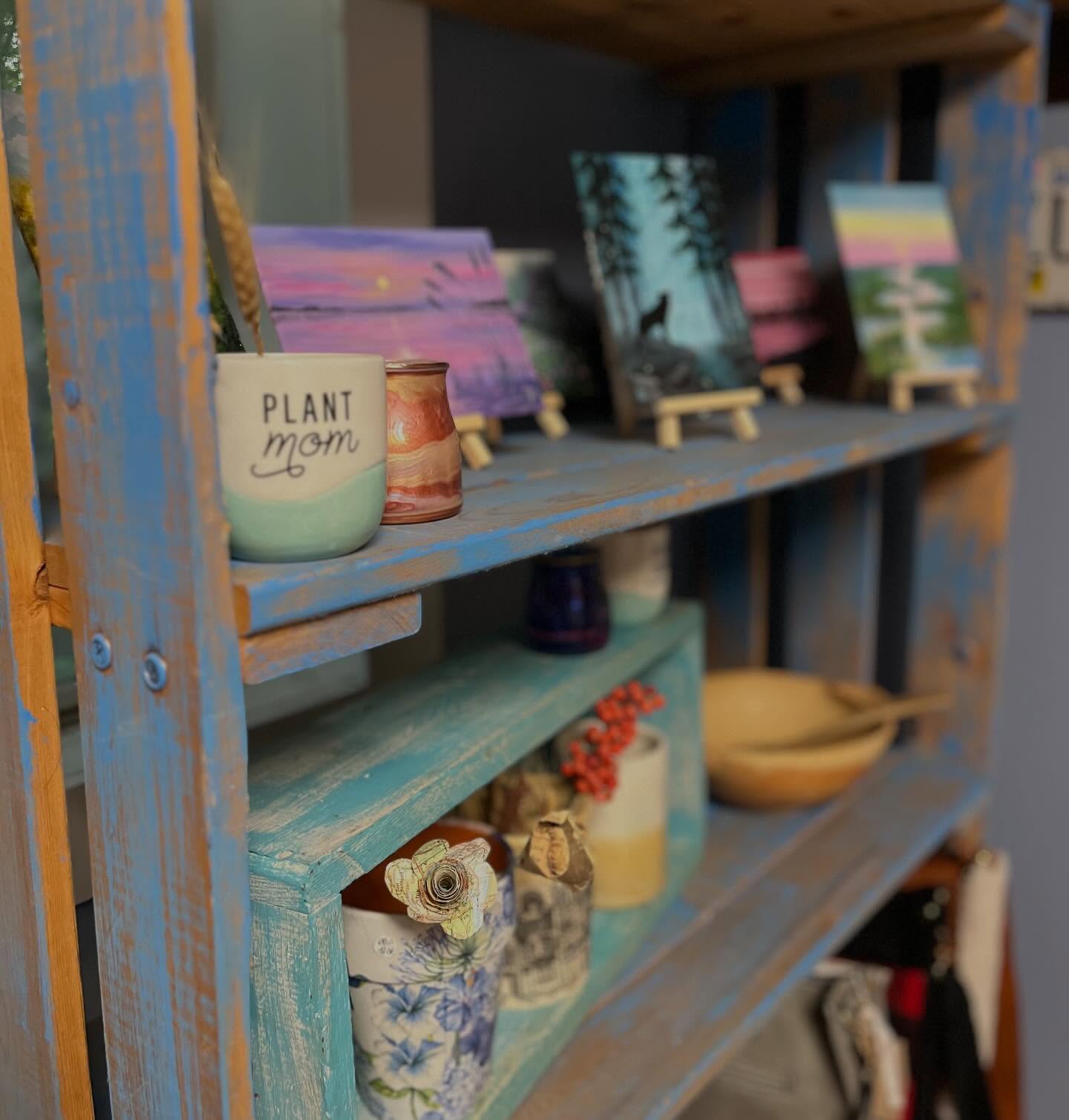 Give your home a Color splash!
@woofwearbows @barebircharts @dibaamigurumi