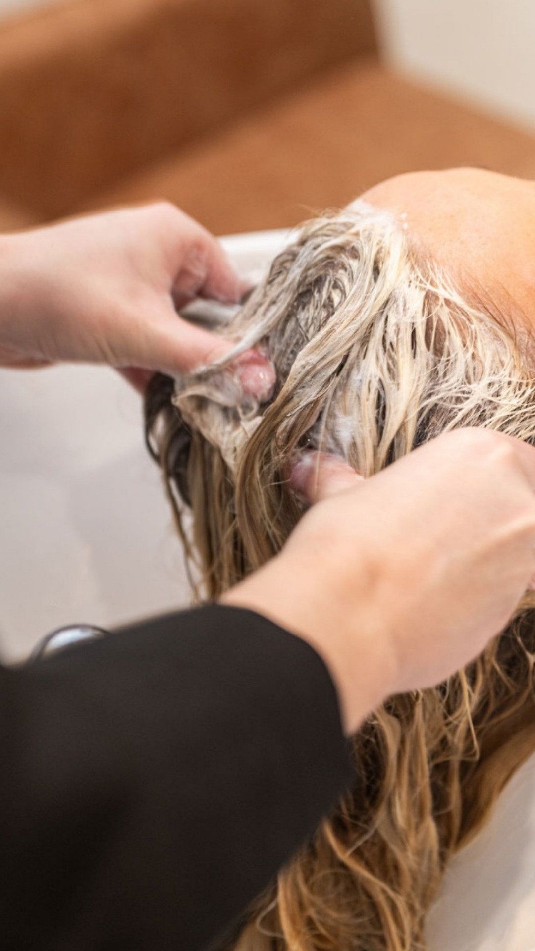 Everything you need for the perfect blonde right here 🤍
#northrockshairsalon #blondehairdressersydney #hillsdistricthairdresser #hillsblondes