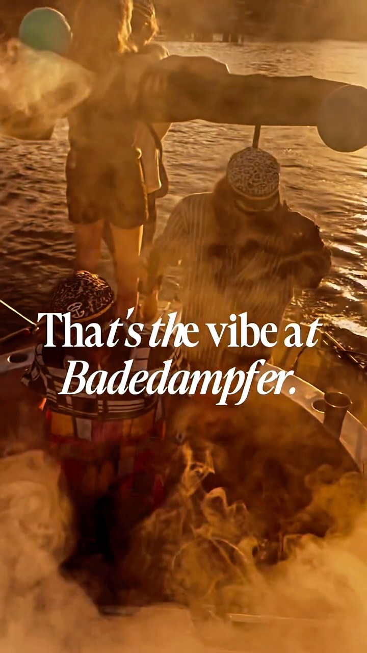 Everyone talks about self-care.
We prefer social care.
Floating hot tubs.
Good friends.
Berlin sunsets.
That’s the vibe at Badedampfer.