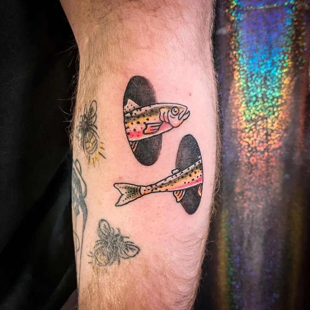 ๐ณ๏ธ๐
@scarygilvarrytattoo is a masterclass at doing quirky little creatures. If you are a quirky little character and need some additional whimsy to decorate your life with, hit up Miranda.
#utahtattooshop #saltlakecitytattoo #slcink #raventhornmanortattoo #tattooartistsofinstagram
@raventhorn.manor.tattoo
145 South 400 East
Salt Lake City, UT 84111
(435) 200-5738
๐๐ณ๏ธ