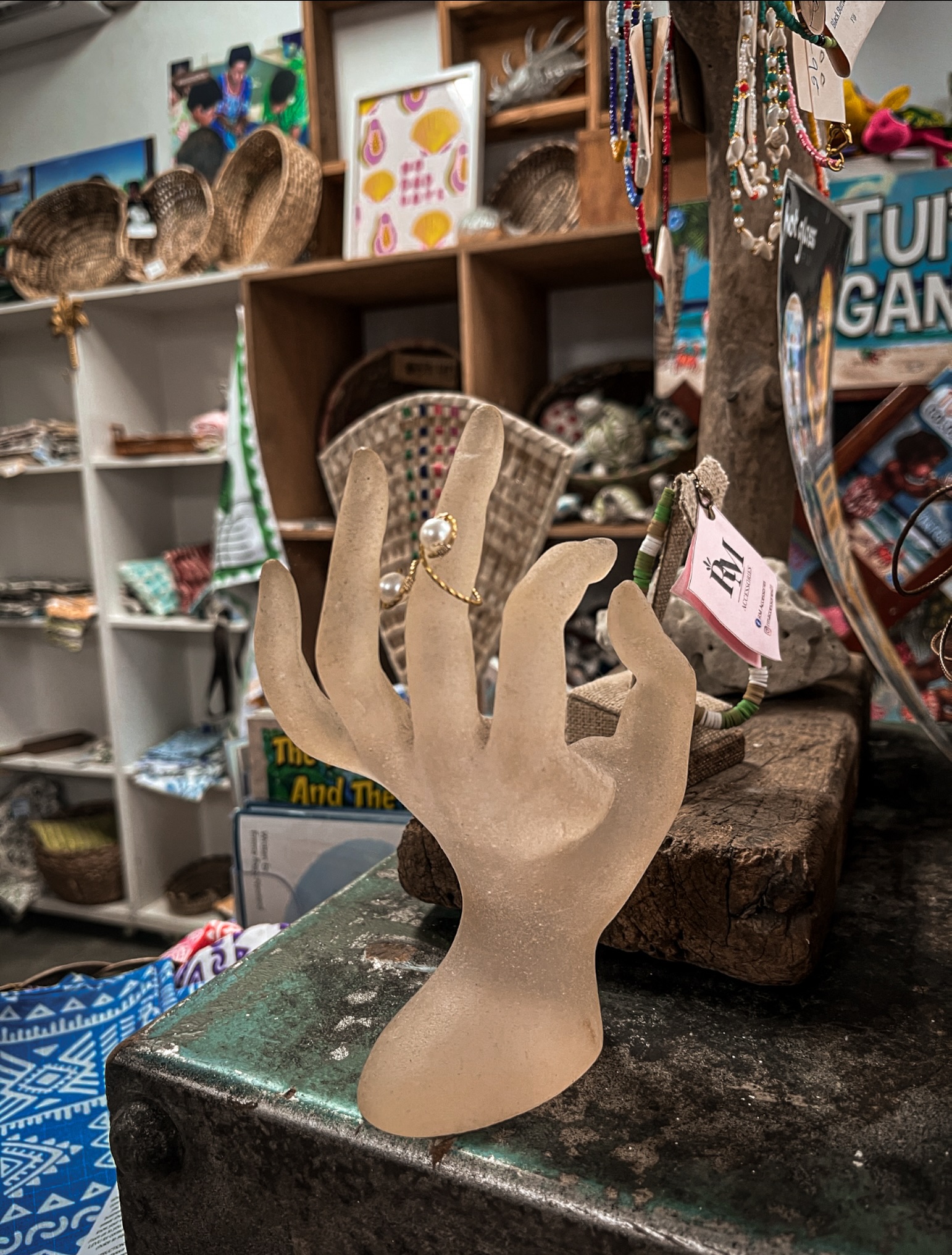 Looking for the perfect ring to complete your outfit? Come and find your new favorite piece today.
.
.
.
#fiji #fijiislands #theprojectscollectivefiji #tourismfiji #localbusiness