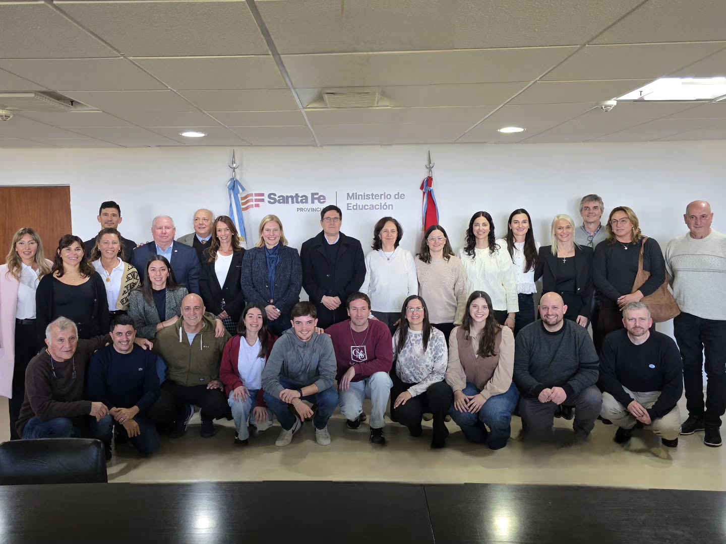 Buenas noticias para Gálvez: el Profesorado de Educación Física sigue.
El ISPI N.º 9131 Nuestra Señora del Calvario continúa de manera permanente con su carrera. Cientos de jóvenes del centro santafesino van a poder estudiar cerca de su casa, cerca de su familia, cerca de su lugar.
La educación superior no puede ser solo para quienes pueden irse a una gran ciudad.
@ispi9133