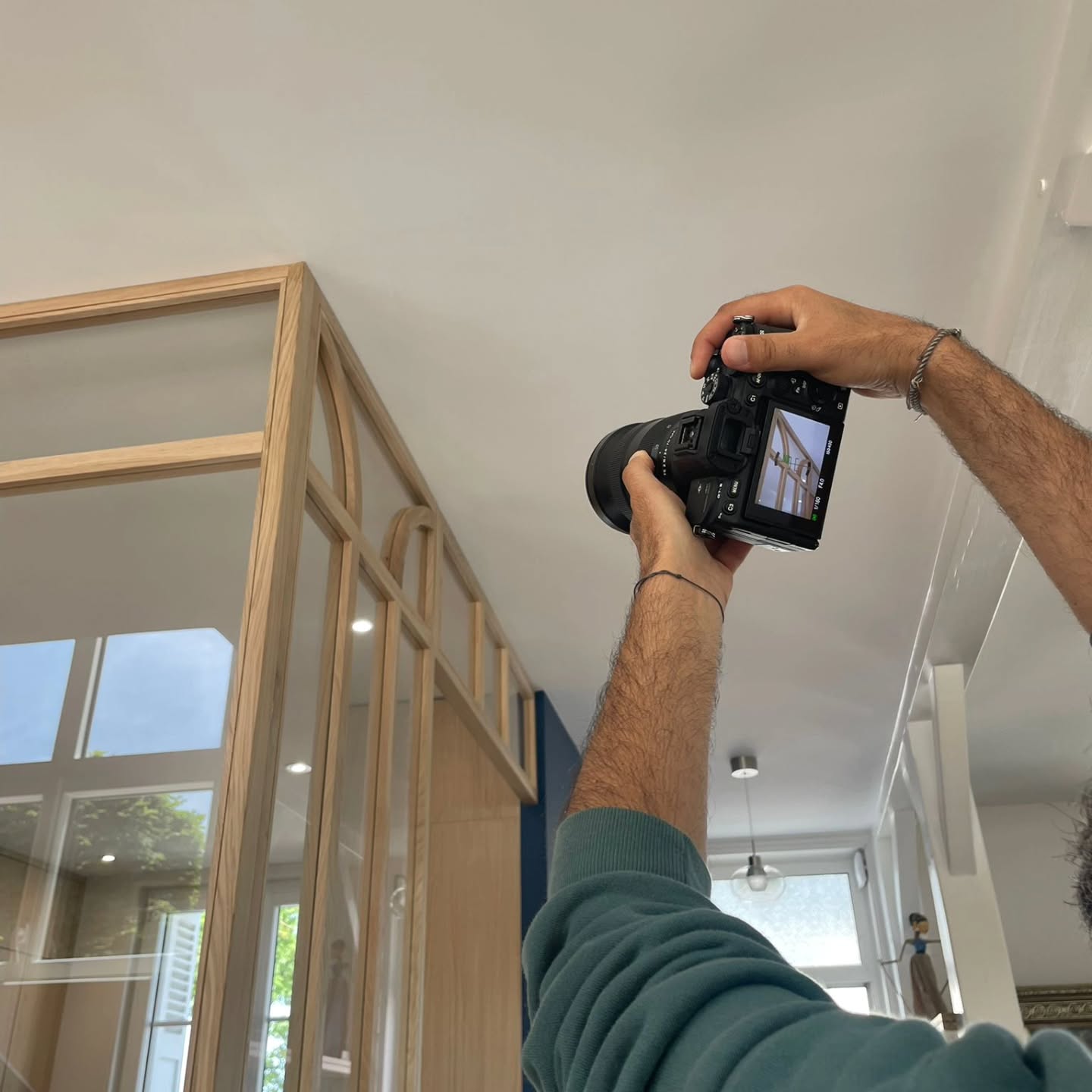 Shooting photo du projet Luc sur Mer.
Hâte de vous partager l'Avant/Après !
#renovation #architecteinterieur
#agencement
#designerinterior #travaux