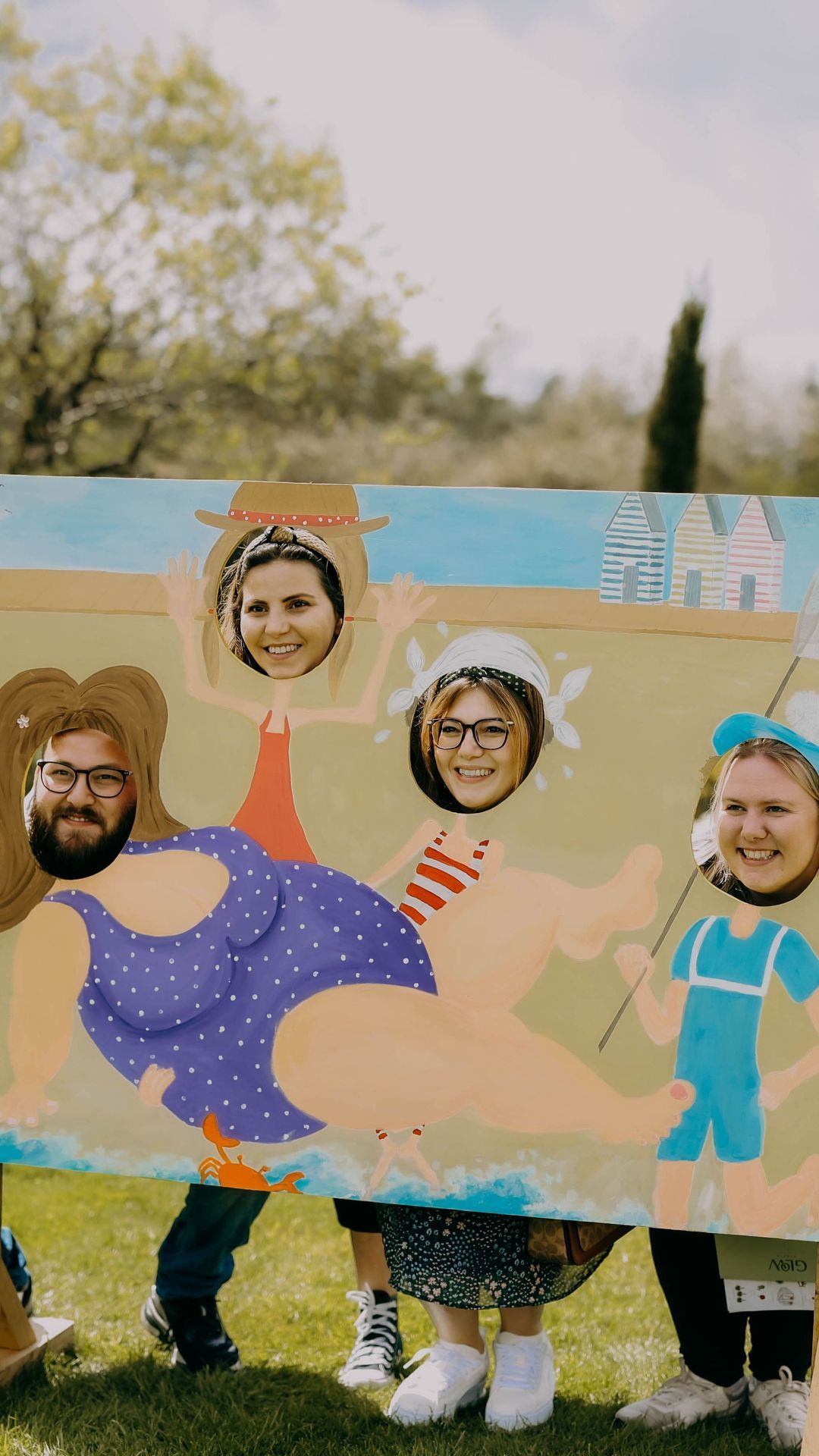 🌊🎉 Game Spotlight: Seaside Head in Hole Photo Board 🎉🌊
Bring a wave of laughter and vintage seaside charm to your special day with our Seaside Photo Board! 📸✨
This fun, interactive Photo Board which is inspired by the British seaside is designed to get guests smiling, posing, and creating unforgettable memories. Perfect for rustic weddings, coastal celebrations, and outdoor events, it's a fantastic way to keep everyone entertained while capturing plenty of hilarious photo moments! 😄🏖️
💙 Looking to add something unique to your wedding or event? Check out more of our vintage lawn games via our website and let the fun begin!
#seasideboard #traditionalgames #circusgames #photoboard #kentweddings