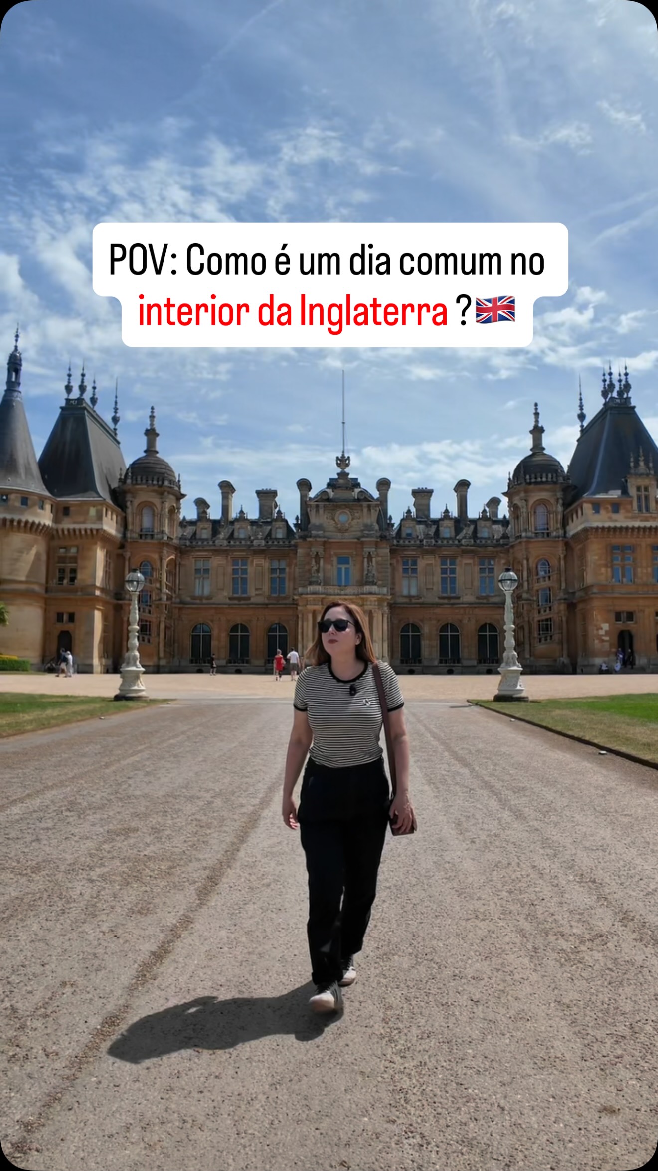 Deu vontade? ❤️ @emiloudaybyday
Esse foi o resumo de um dos nossos dias no interior da Inglaterra.
Começamos explorando a magnífica Waddesdon Manor, uma das mansões mais impressionantes do Reino Unido, conhecida pela sua arquitetura inspirada nos castelos franceses do Vale do Loire e pelos seus jardins impecáveis.
Depois seguimos para o nosso restaurante favorito em Bicester Village: o Cecconi’s, um clássico italiano perfeito para uma pausa entre compras, passeios e um bom almoço.
São lugares como esses que nos lembram que a Inglaterra vai muito além de Londres. Entre mansões históricas, vilarejos encantadores e experiências gastronômicas, sempre há algo novo para descobrir.
📍 Waddesdon Manor, Buckinghamshire
📍 Cecconi’s, Bicester Village
🎬 Quer ver mais lugares incríveis pelo Reino Unido? Temos vídeos completos no canal EmiLou Day by Day - Irmãs Viajantes
Siga as Irmãs Viajantes para descobrir a verdadeira Inglaterra, com história, cultura e experiências autênticas além dos roteiros tradicionais.
O que visitar no Interior da Inglaterra? | O que visitar na Inglaterra? | Como é o interior da Inglaterra? | A vida no Interior da Inglaterra | Inglaterra além de Londres | Como é uma mansão inglesa?
#WaddesdonManor #InteriorDaInglaterra #InglaterraAlémDeLondres #EnglandTravel #VisitEngland