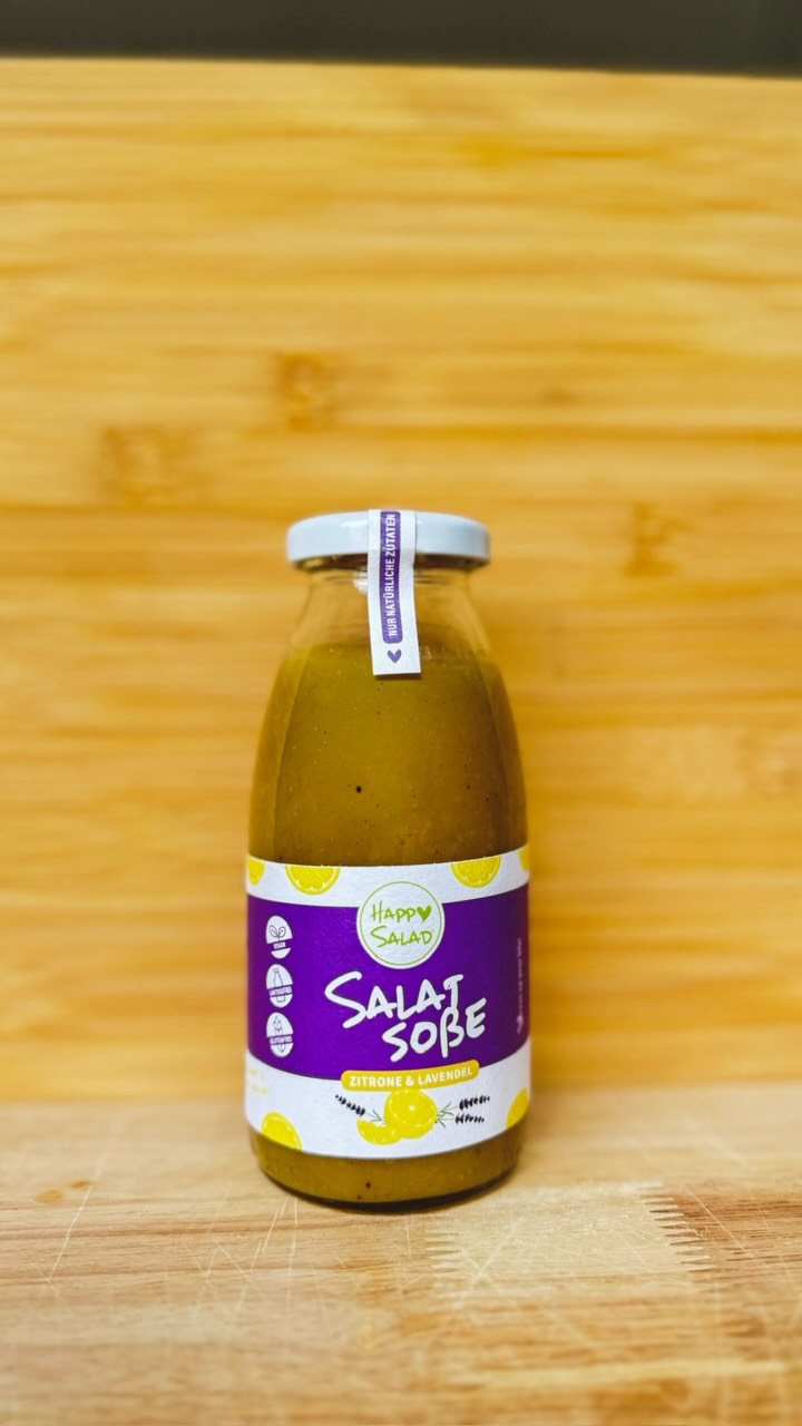 Dein Salat möchte Urlaub machen.
Mit unserer Salatsoße Zitrone 🍋 & Lavendel schickst du ihn direkt in die Provence. Fruchtig-frische Zitrone, ein Hauch Lavendel und ganz viel Sommer ☀️ auf dem Teller. 🤤
#happysalad#summer#provence#lecker#malwasanderes