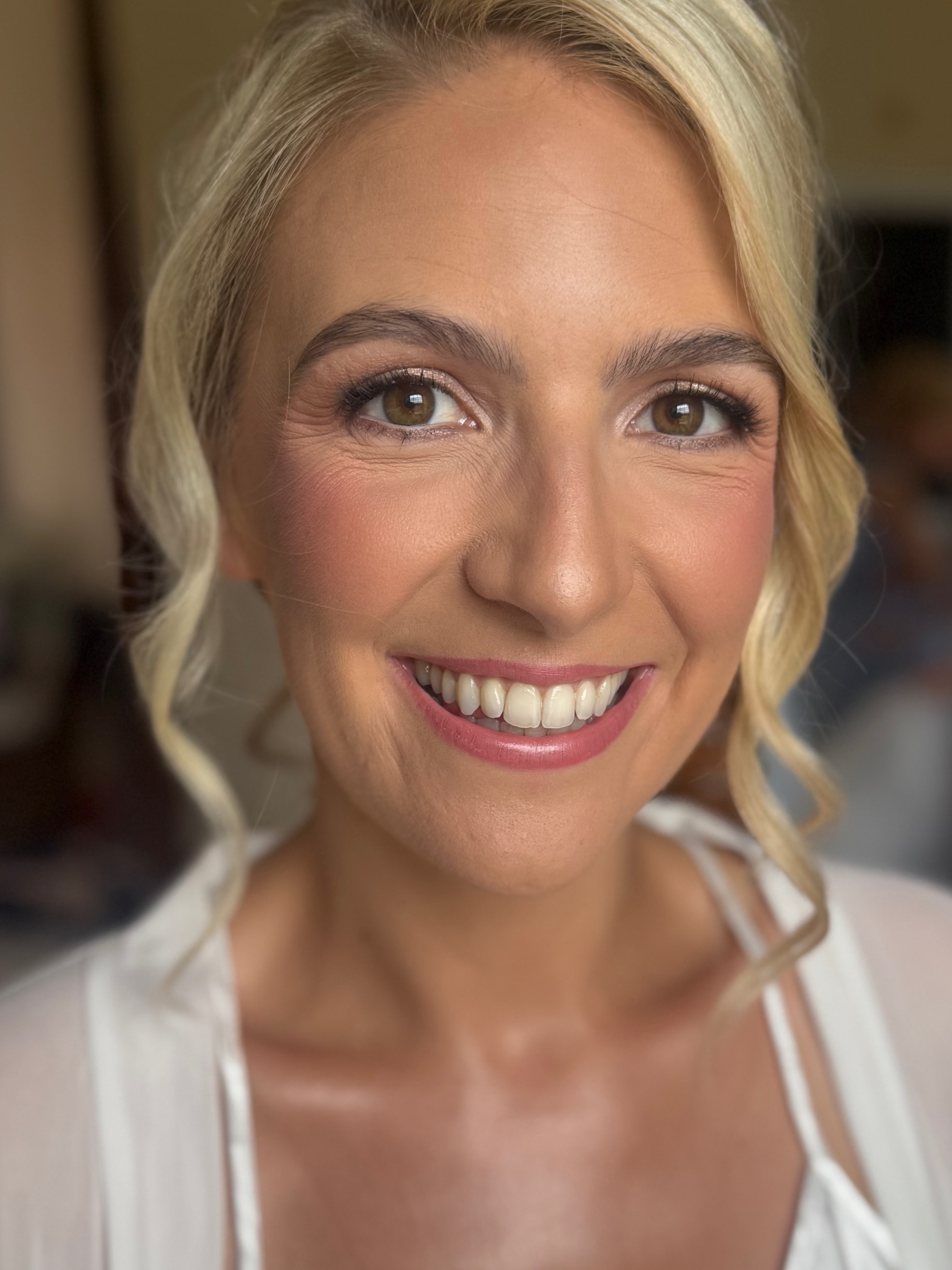WEDDING DAY vs TRIAL ✨
Rachael’s wedding day makeup was definitely a step up from her bridal trial back in March. 🤍
We used the same techniques and colour palette we had perfected at her trial, but there were a few key differences that elevated the final look. Rachael had focused on skincare and hydration in the lead-up to the wedding, giving us the most beautiful, healthy canvas to work with. Her skin tone was also slightly deeper on the wedding day, which added extra warmth and complemented the makeup beautifully.
This is exactly why I love offering my 🤍VIP Trial Package 🤍
It includes a Medik8 starter kit and personalised skincare advice to help my brides achieve the very best results for their wedding day.
Beautiful makeup starts with beautiful skin... and Rachael absolutely glowed from the inside out. ✨💍
#WeddingDayVsTrial #BridalMakeupArtist #BridalBeauty #WeddingMakeup #GlowingBride BridalSkinPrep Medik8 BridalMakeupUK
