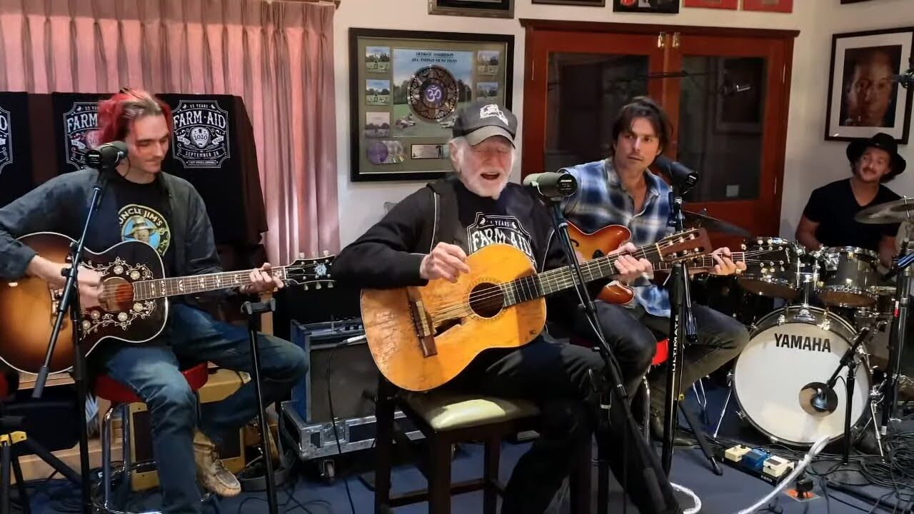 Six years ago, Willie Nelson sang "On the Road Again" to wrap up A Night for Austin, an online benefit that raises $600,000 for charity during the COVID-19 pandemic. Paul Simon, Edie Brickell, and Lukas Nelson also appeared on the show. #MusicIsLife https://youtu.be/XblIyhI2WSQ?si=XRChX1fqUMiaJ7SB