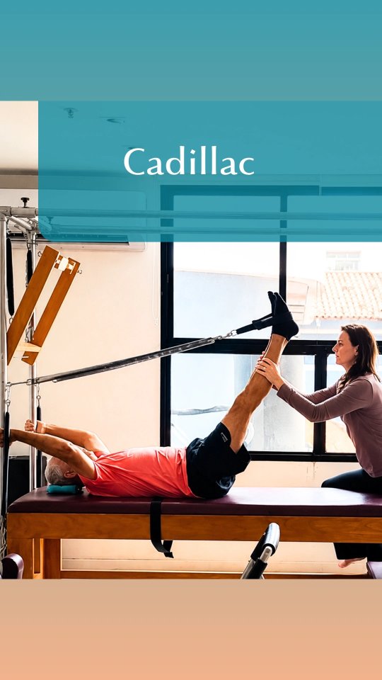 O Cadillac não é apenas um dos aparelhos mais versáteis do Pilates — ele também é um dos mais completos.
Com a ajuda das molas, barras e alças, é possível trabalhar força, mobilidade, equilíbrio, coordenação e controle corporal de forma segura e eficiente.
Os exercícios no Cadillac não servem apenas para alongar. Eles desafiam o corpo em diferentes planos de movimento, estimulam a estabilidade do tronco e ajudam a desenvolver força para as atividades do dia a dia.
Cadillac @equipilates_oficial
Cupom de desconto para compras na Equipilates: #moniqueayala