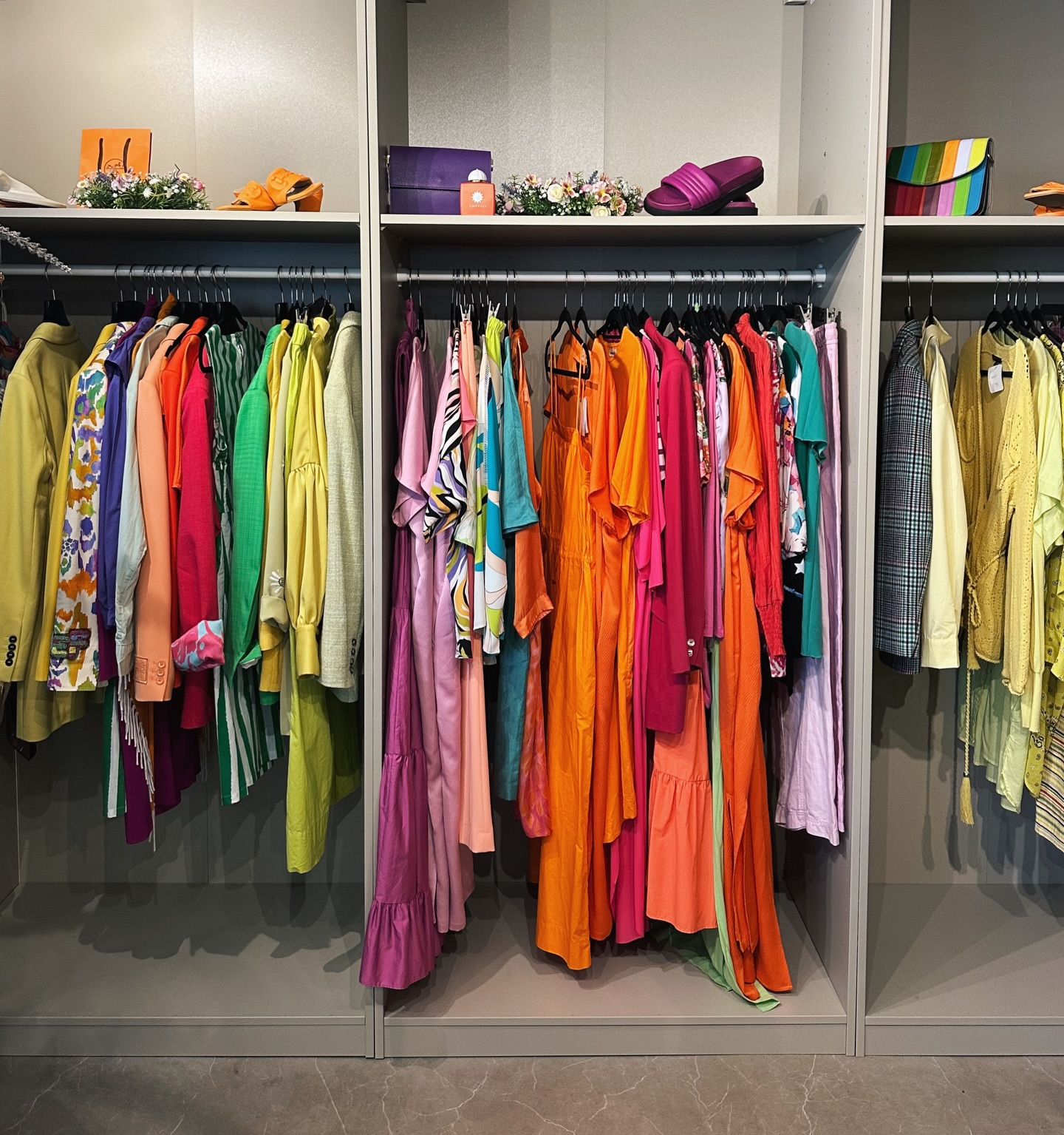 COLORFUL WARDROBE ✨