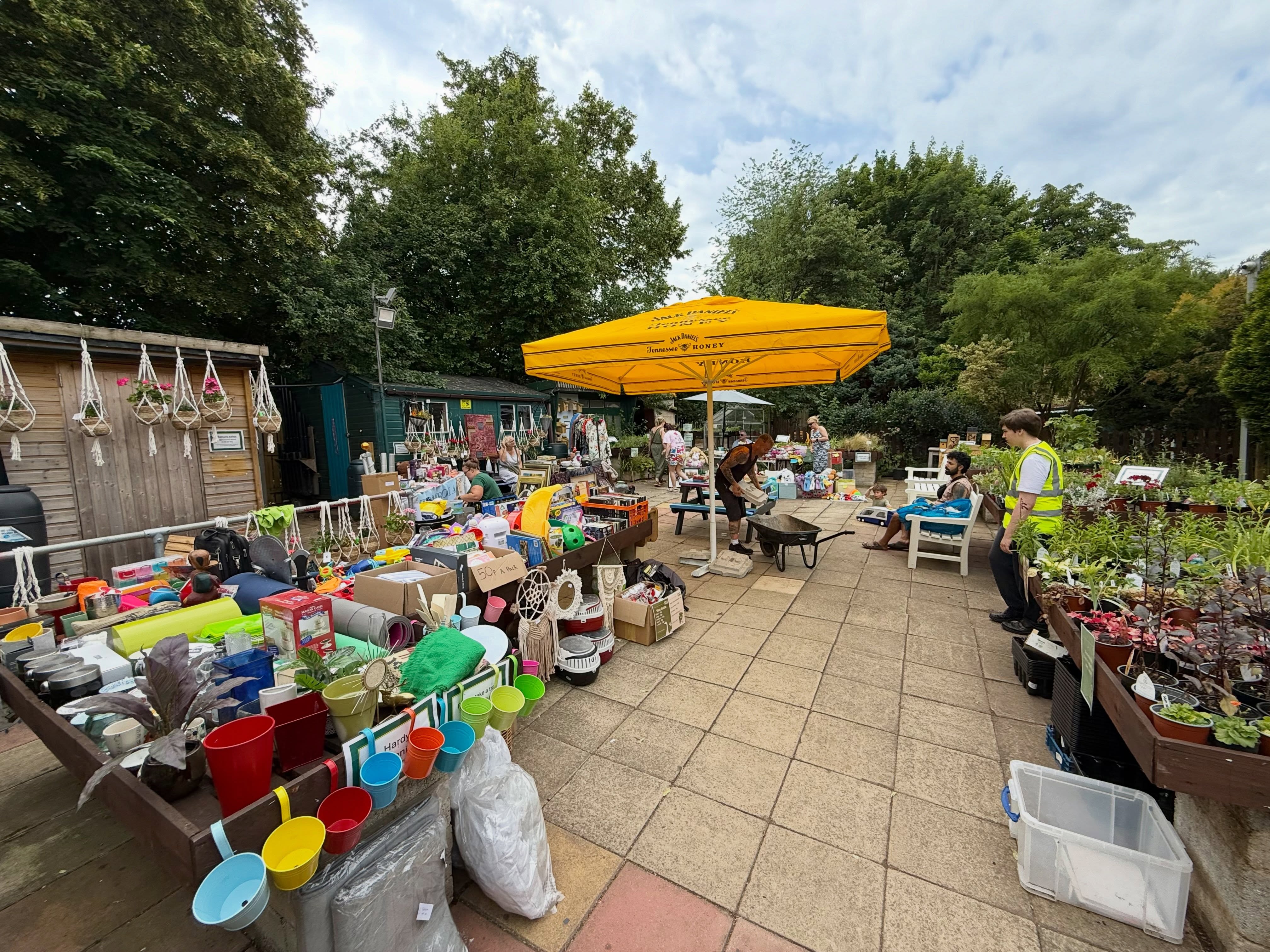 🛍️ CALLING ALL BARGAIN SELLERS! 🛍️
We’re looking for a handful of tabletop stallholders to join us at Heeley Festival on 20th June selling second-hand goods only.
✔️ Sell your pre-loved items
✔️ We provide the space
✔️ You provide your own table and items to sell
There are only 5 pitches available, so don’t delay if you’d like one!
For more information or to book your pitch, email Julie.blacker@heeleyfarm.org.uk 🙂
#heeleyfestival #sheffevents #secondhand #supportsmallbusiness #charity