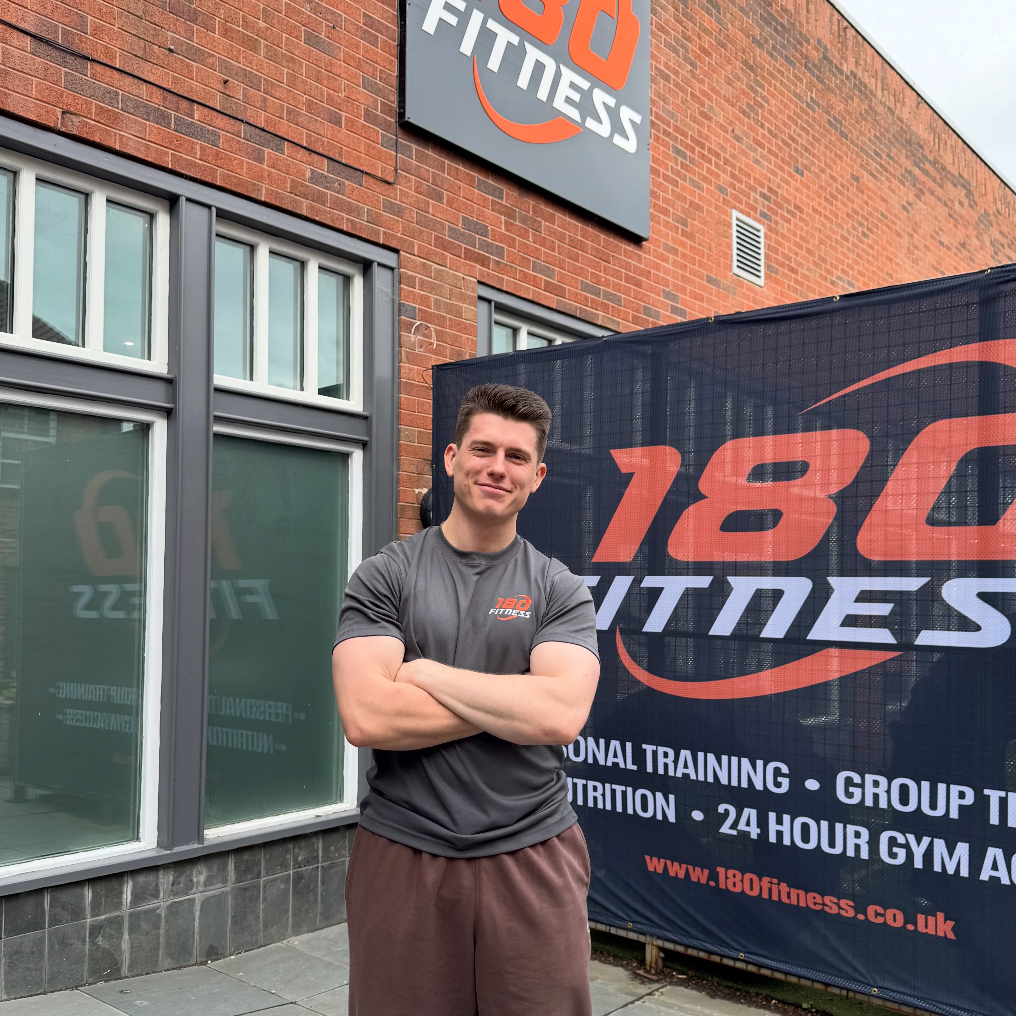 Welcome to the Team @ctcoaching__ 🤝
Please join us in giving Connor a warm welcome! 👏🔥
With 11 years of experience in the fitness industry, Connor brings a wealth of knowledge to our coaching team, with a strong background in both 1-to-1 and group training. His passion for helping people achieve their goals and his expertise in strength training make him a fantastic addition to the team.
Having competed in powerlifting for 5 years, Connor has first-hand experience of the dedication, discipline, and consistency needed to build strength and achieve long-term results.
As a Level 1 British Powerlifting Coach, he is committed to helping clients train safely, effectively, and with purpose.
We’re excited to have Connor on board with us!
A few words from Connor:
“With 11 years in the fitness industry and 5 years competing in powerlifting, I help people build strength safely, intelligently, and with purpose.
As a Level 1 British Powerlifting Coach, my focus is on helping clients push past barriers, gain confidence, and become the strongest version of themselves.
Strength built the right way.”
#180Fitness #Team180 #StrengthBuiltTheRightWay #PersonalTrainer #PowerliftingCoach