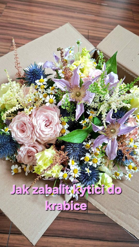 📦 Malý návod, jak zabalit svatební kytici, když mi ji chcete poslat k vylisování a zarámování do obrazu. Na památku.
Taky vám připadá zvláštní, že byste měli dát kytici do krabice? Nemusí, zvládly to už stovky kytic a zvládne to i ta vaše.
🙋♀️ No a osobně si vaši kytici rádi převezmeme v Praze a v Českých Budějovicích. Pak ji nemusíte balit ani posílat 😉
______________________
Objednávky v biu📍