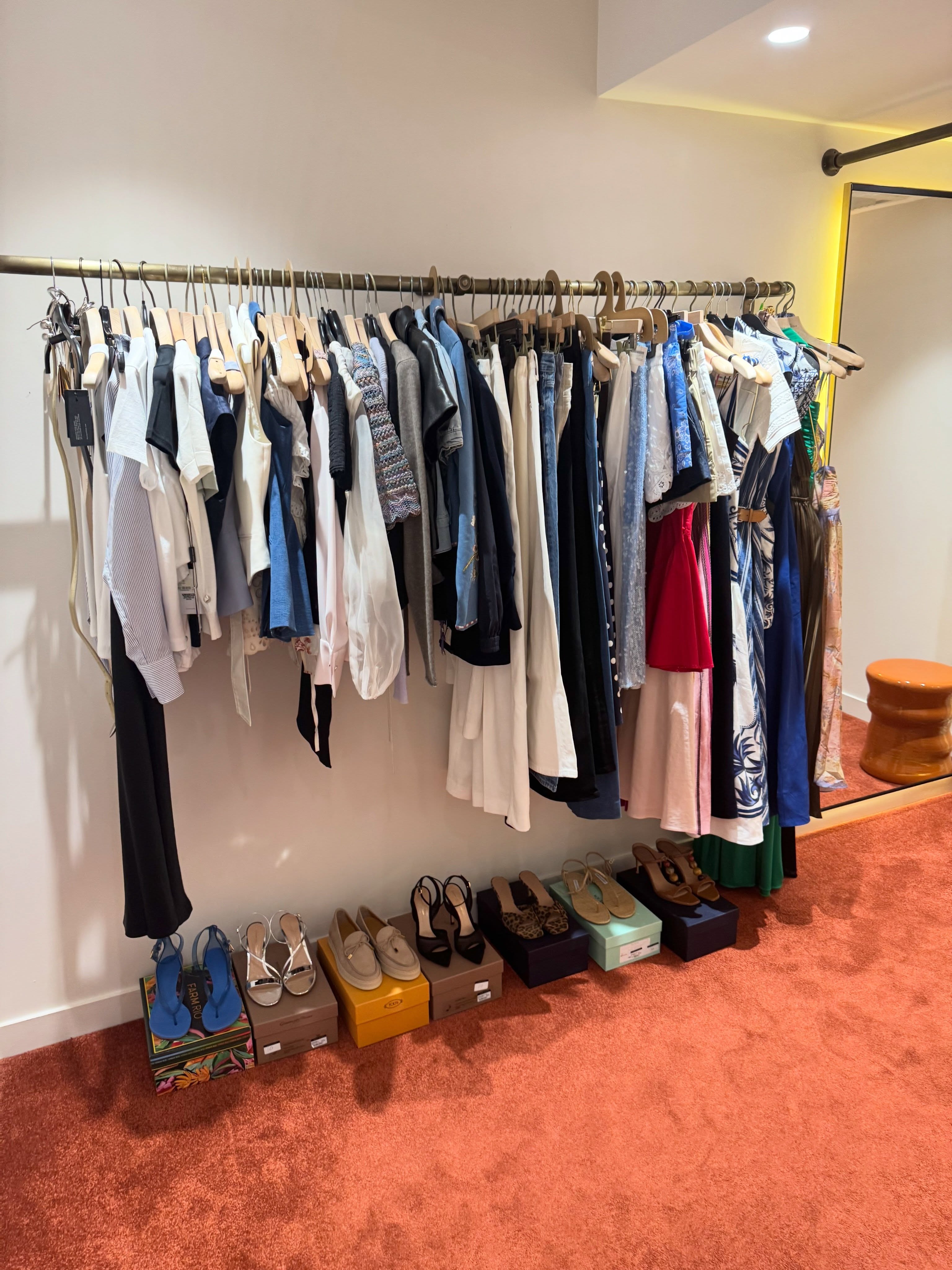 Another successful shop 🛍️
The brief was finding high quality elegant and stylish pieces for my gorgeous client who is a busy working mum of two to wear in her leisure time and pieces she can dress up for date night. Being petite , the main focus was finding pieces that fit well and don’t drown her frame. We absolutely nailed it and she went home with some incredible new additions to her wardrobe, along with a new understanding of how to shop for her bodyshape ⭐️
#personalstylist #personalstylistlondon #personalshopping