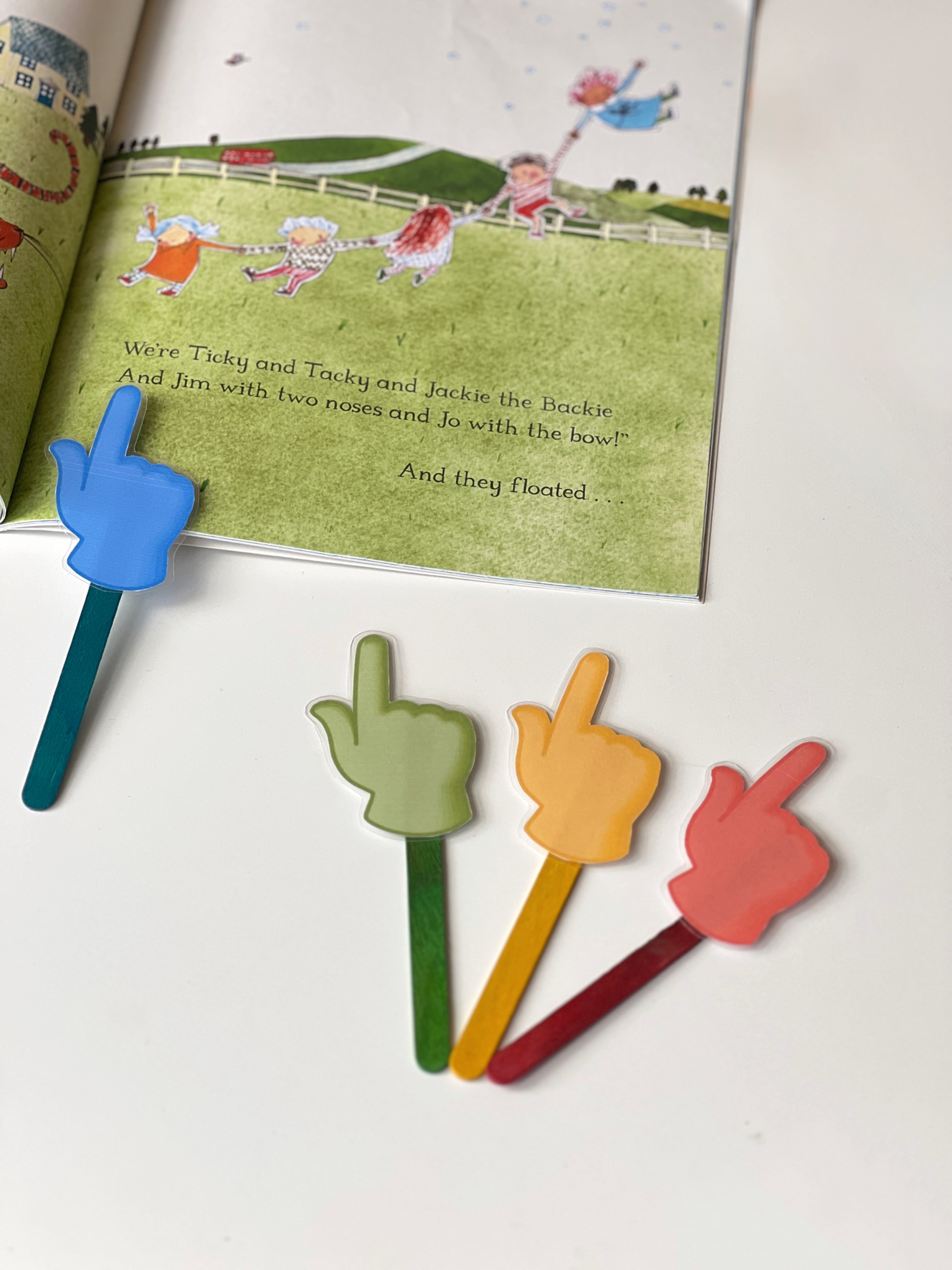 NEW ⭐️ I’ve recently noticed some struggles with my daughter staying engaged while reading lately, lots of fidgeting, losing her place and wanting to stop after a few pages. So we tried these simple finger pointers to help her track the words as she read and yesterday she read an entire book! 📚
For some children, physically tracking the text can really help with focus and fluency because it gives their eyes and hands something to do together. I love to implement simple, low pressure ways to support learning at home without turning it into a battle. The finger pointers are great for early readers, but also for you to use as you read to your child too.
Comment PRINT and I’ll send you the link to print them at home! 📚
#phonics #phonicsforkids #earlyreader #eyfs #keystage1