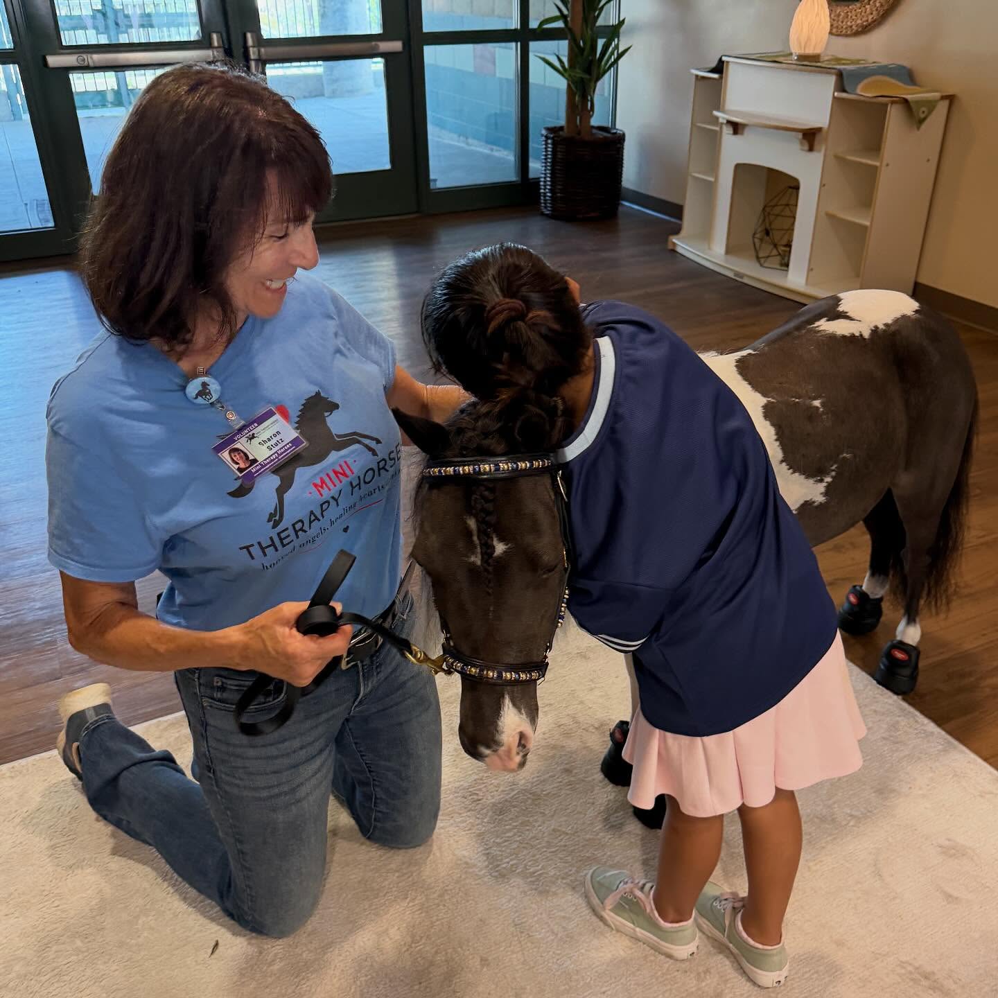 Sometimes we visit the West LA College students and sometimes we visit their children at the Child Development Center at the College. @westlacollege #horse #minitherapyhorses #minihorse #community #hope #kids #children #wellness #comfort #college #students #education #inspire #kindness