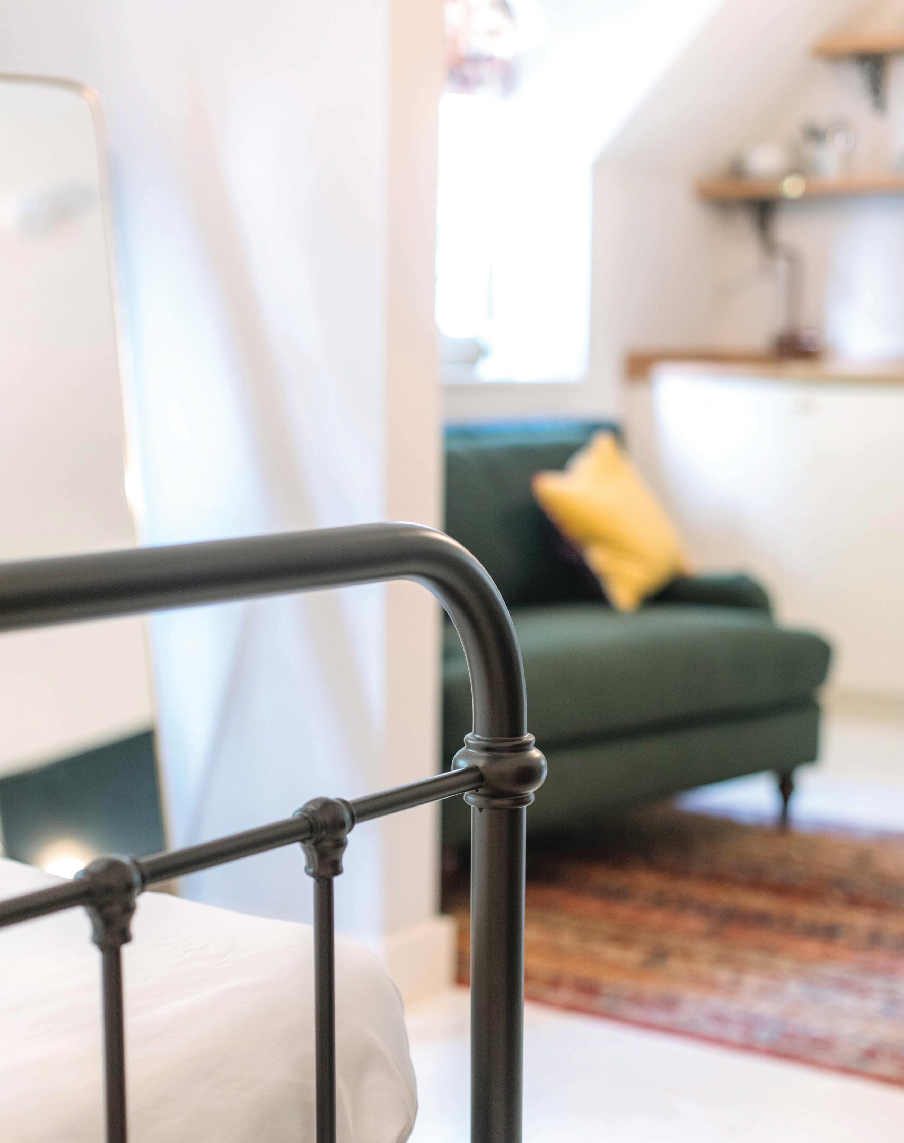 Switch off the commute, switch on fresh thinking.
.
Overnight business stays at Flore House mean space to unwind after the work’s done—and wake up ready to go again.
.
Because better rest makes better decisions.
.
#businessstay #workwellrestwell #executivestay #florehouse