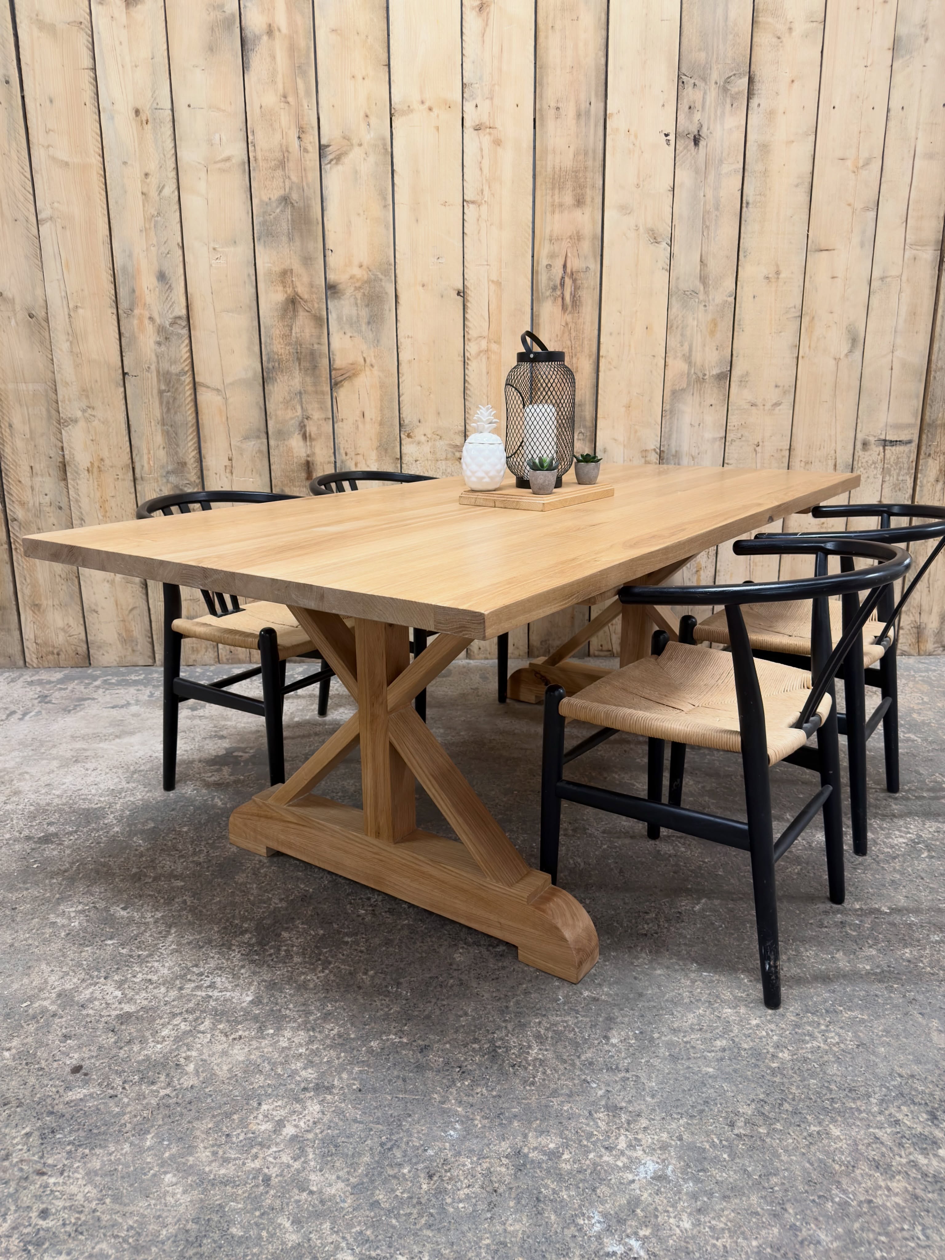 Say hello to our new ‘Chatsworth’ solid oak trestle table.
Hand made from solid oak with a 40mm top finished in our natural wax. Just beautiful 😍
#rccfurniture #solidoak #handmade #sheffield #carpentry