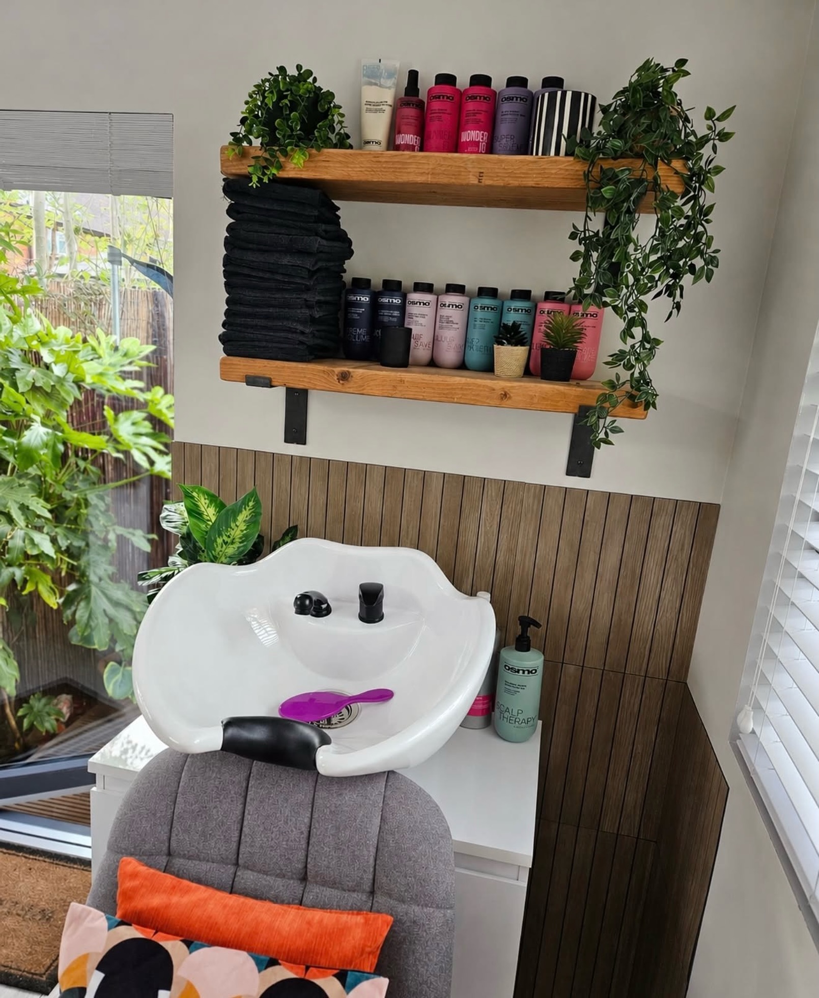 Can we just take a moment for this gorgeous salon setup? 🤩
Our standard backwash unit looks right at home in @hairbyhannah123’s space, creating a professional hair washing station without the cost and disruption of plumbing works.
✔ Hot & cold running water
✔ No mains water connection required
✔ Plug in and go
✔ Consistent water pressure
✔ Tilt mechanism + neck rest included
And if you’ve been thinking about adding a backwash unit to your salon, flexible payment options are available, including Klarna, Clearpay and PayPal Pay in 3 🙌🏼
We think Hannah has created a beautiful space!
#homesalon #hairdressers #backwash #hairdressinguk