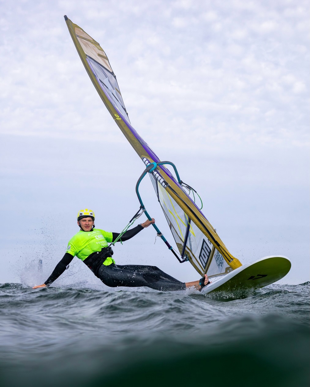 @boarder_mika is one of Germany’s most promising young windsurfers. After finishing 5th overall at the Summer Opening Sylt and taking the U17 victory, we’re excited to see how he continues to develop in the years ahead. 🌊
We’re already looking forward to @stpeterording , where Mika will once again proudly represent Germany and fly the flag high.
📸: @henningvonjagow
#sylt #stpeterording #windsurfing #foiling #ifca