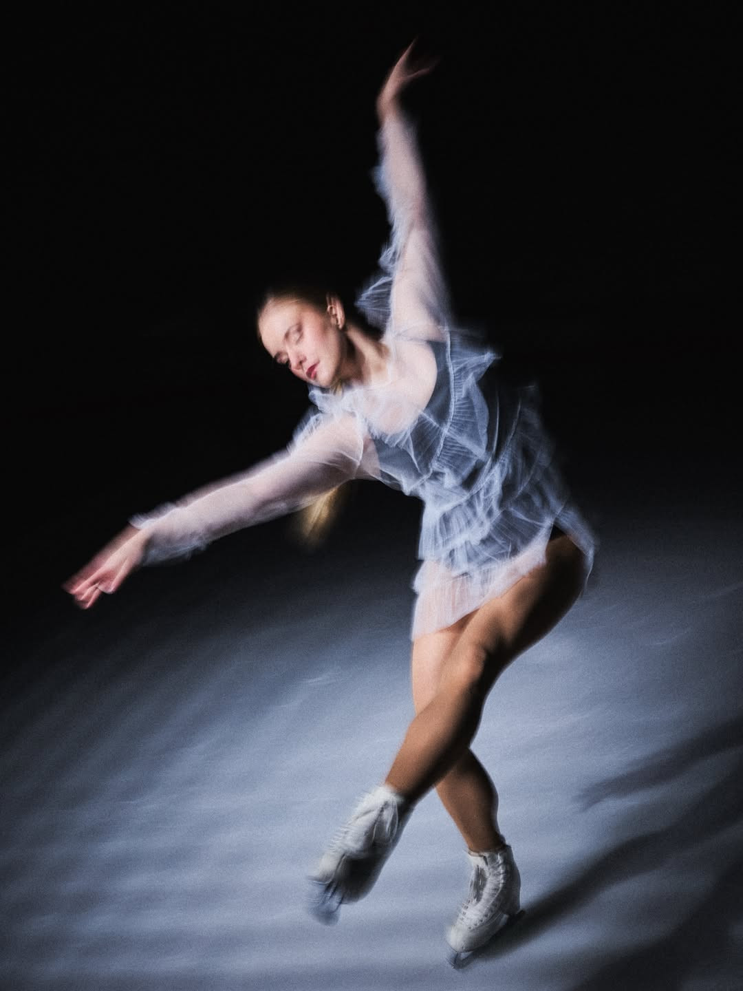 You are the author of your potential - no one else holds the pen. ⛸️💪 Keep working hard #TeamWilson! ✨️ Fantastic photo of @oona.anniina, by @chrisinametalcan 🙏 #JohnWilsonBlades
📸: @chrisinametalcan, @oona.anniina
#MadeInSheffield #GoldSeal #Skating #FigureSkater #AdultsSkateToo #IceRinks #Skater #AdultSkater #FigureSkate #IceRink #Pattern99 #Spin #PatinageArtistique #FigureSkatingLife #FigureSkating #IceSkating #AdultFigureSkating #IceSkates #FigureSkates