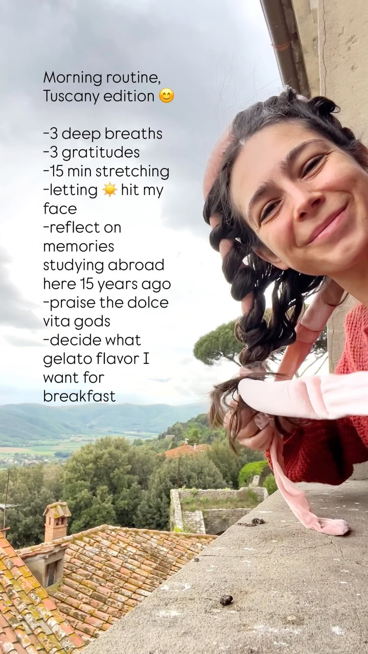 Cortona, Italy 🇮🇹 I studied here in 2011 and coming back was something so special and so nourishing to my soul.
I took great pleasure in refreshing my memory of just how stunning the landscapes are here and the charming village itself.
I chose cioccolato and stracciatella btw. 🍦
#cortonatuscany #dolcevitalife #morningroutines #gelatoforbreakfast #travelingartist
