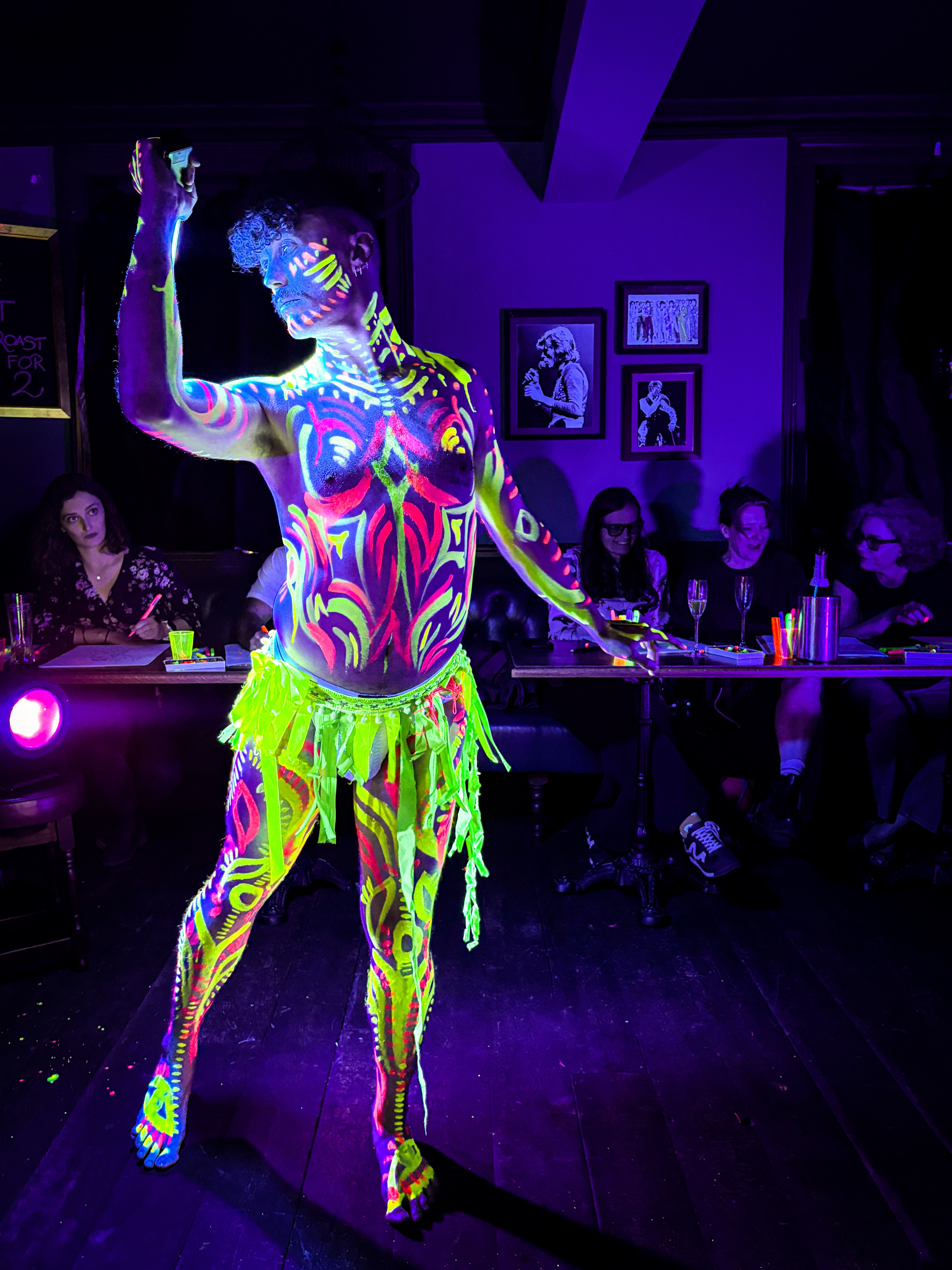 ⚡ TRINITY ARMS RECAP ⚡
Our monthly @thetrinityarms session was an absolute belter! Huge thanks to the phenomenal @seb_angelique for lighting up the room with stunning UV body art and unforgettable poses. 🎨✨
If you missed it, don’t worry—we’re back every month with a fresh line-up of incredible models and glowing creativity.
Book your next class at www.neonnaked.com
#NeonNaked #LifeDrawing #TrinityArms #UVArt #BodyPainting LondonEvents FigureDrawing CreativeLondon ArtClass GlowUp