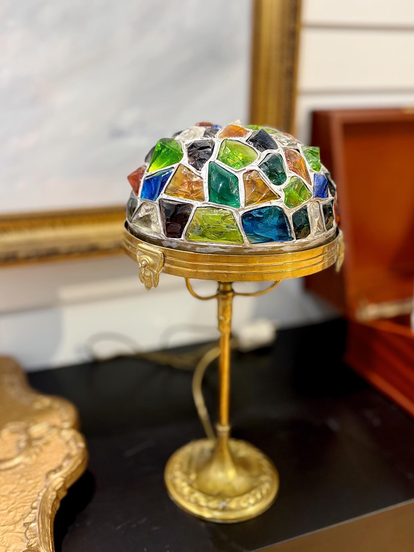 TIPS! På auktion just nu:
BORDSLAMPA, ”Böhlmarks”, Mässing, Skärm av blyglas.
Objektsnummer: 5157764.
Sök på objektsnumret på Auctionet.com eller i Auctionet-appen för att komma till auktionen och få mer detaljer. Auktionen avslutas den 14/6. ✨
#vintage #preloved #auktion #umeå #umea #lampa #vintagelampa #vintagelamps #bordslampa #norrlands #auctionet #auction