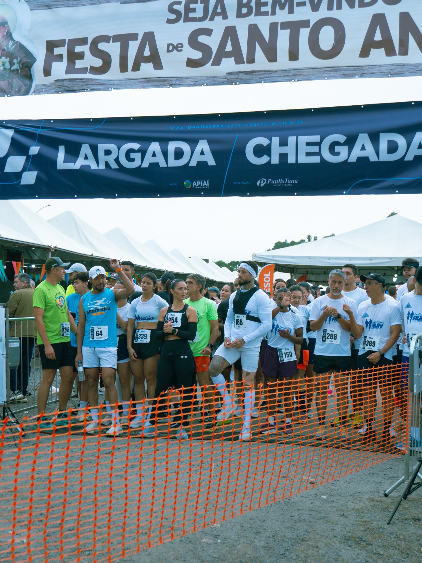 Sorrisos, superação, energia e um único propósito: cuidar da saúde e valorizar a vida. 💙🏃♀️🏃♂️
A PaulistanaRUN reuniu pessoas de diferentes idades e histórias em um momento especial de integração, incentivo à prática esportiva e apoio ao Hospital. Cada foto registrada carrega o espírito deste evento: a união de uma comunidade que entende que saúde se constrói todos os dias, com atitudes, movimento e solidariedade.
Ver tantas pessoas participando, apoiando e acreditando nesta causa reforça a importância de iniciativas que aproximam a população de hábitos mais saudáveis e fortalecem ações em benefício da nossa região.
Agradecemos a todos que fizeram parte desta caminhada e corrida por um futuro com mais qualidade de vida, prevenção e bem-estar.
Porque quando uma comunidade corre unida, todos chegam mais longe. 💙✨