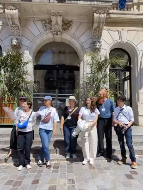 🇫🇷✨ MERCI ✨ Team Festival 🙏🏻
Ce dimanche, plus de 1 200 visiteurs ont franchi les portes du Paris Tea Festival et 4000 visiteurs sur le Parvis selon la Mairie du 15e le samedi !
Mais derrière chaque sourire, chaque stand installé, chaque question renseignée, chaque petit imprévu résolu, il y avait vous.
Vous avez offert quelque chose de rare : votre temps, votre énergie et votre attention.
Dans une époque qui valorise souvent l’individuel, vous avez choisi le collectif.
Et pour cela, je vous remercie du fond du cœur.
🍃 María ❤️
🇬🇧 ✨ THANK YOU ✨ Festival Team 🙏🏻
This weekend, more than 1,200 visitors walked through the doors of the Paris Tea Festival on Sunday and 4,000 at the Parvis de l mairie du 15 on Saturday!
But behind every smile, every stand set up, every question answered and every unexpected challenge solved, there was you.
You gave something truly precious: your time, your energy and your attention.
At a time when individual achievement is often celebrated above all else, you chose to be part of something collective.
For that, I thank you from the bottom of my heart.
The Paris Tea Festival would not have been the same without you.
🍃 María ❤️
#paristeafestival #ptfouiouioui🔥 #merci❤️