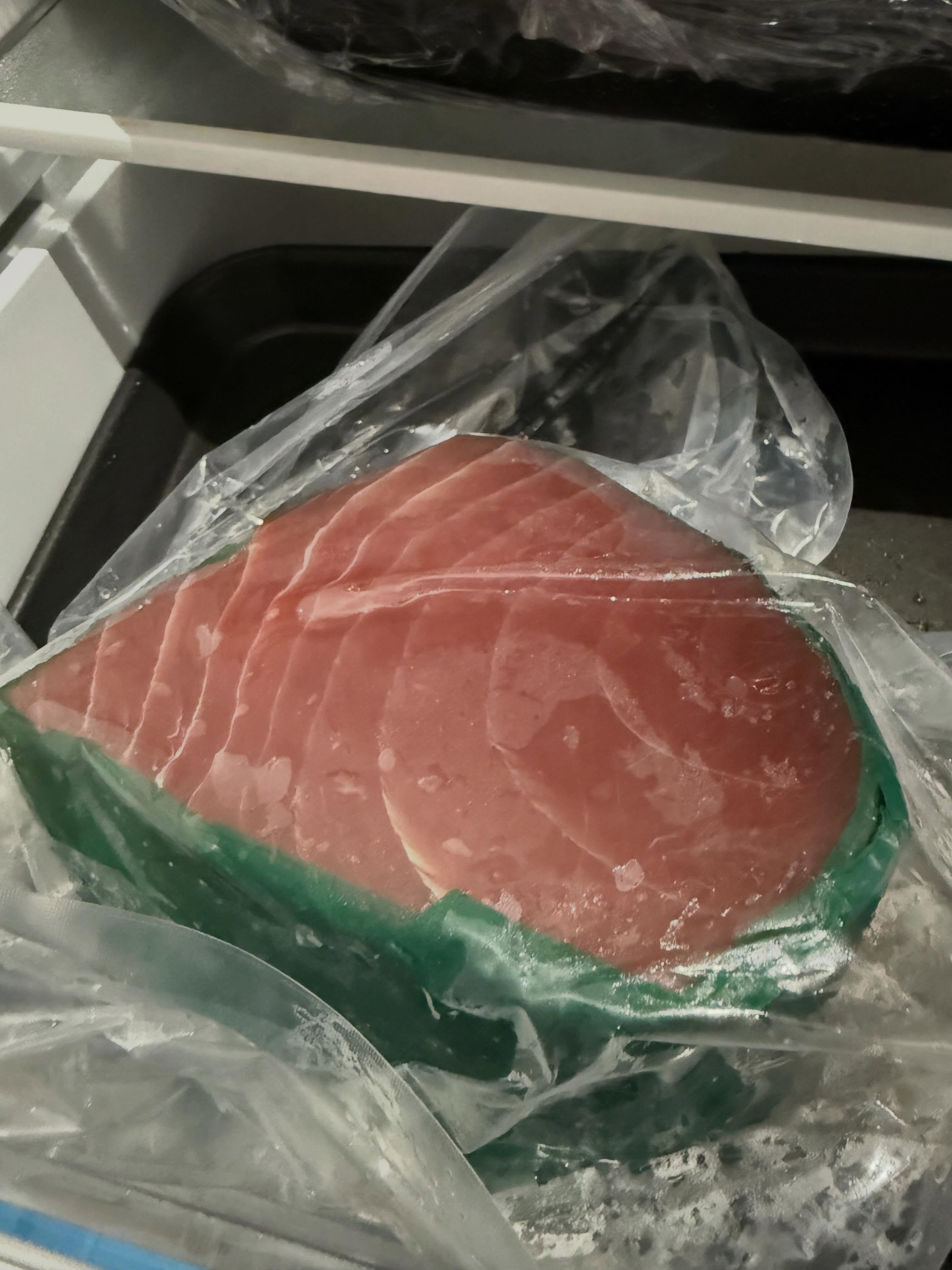 Some lovely 😻 fresh tuna 🍣 for my clients starter.
Pictures to follow if I get the chance ! #privatechef #personalchef #fresh #dinner visit -www.personalchef.me.uk