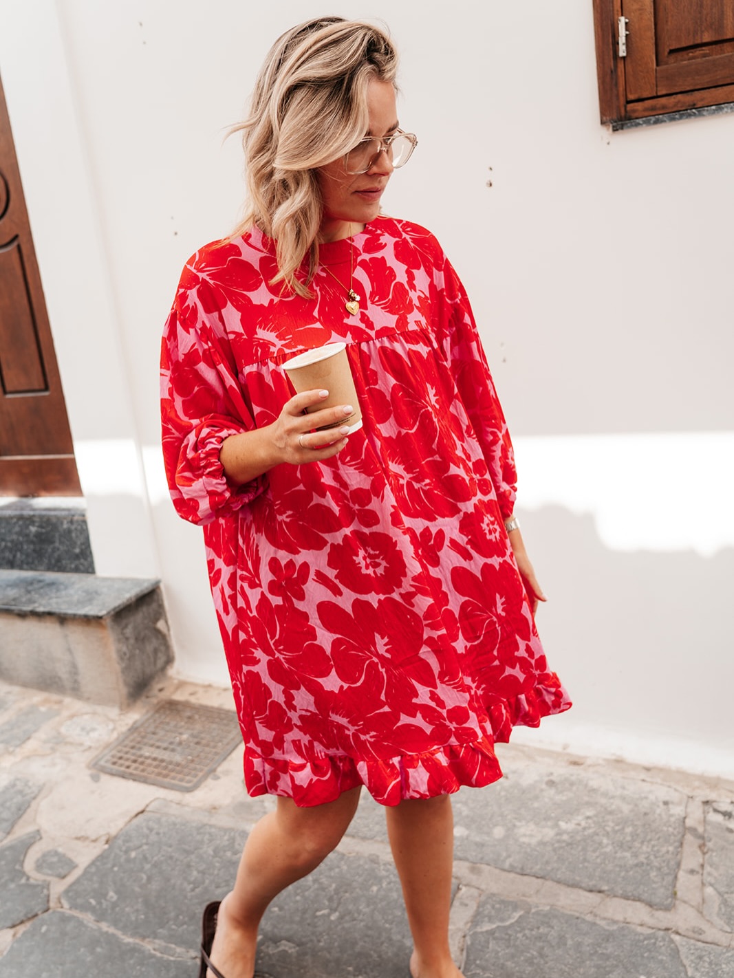Onze Vio jurk roze-rood… de jurk die je non-stop wil dragen deze zomer 🩷❤️draag hem los of met een touwtje.
One size - €59.95
www.juliabybb.com
#juliabybb #juliaturnhout #nowonline #bestseller #summerdress