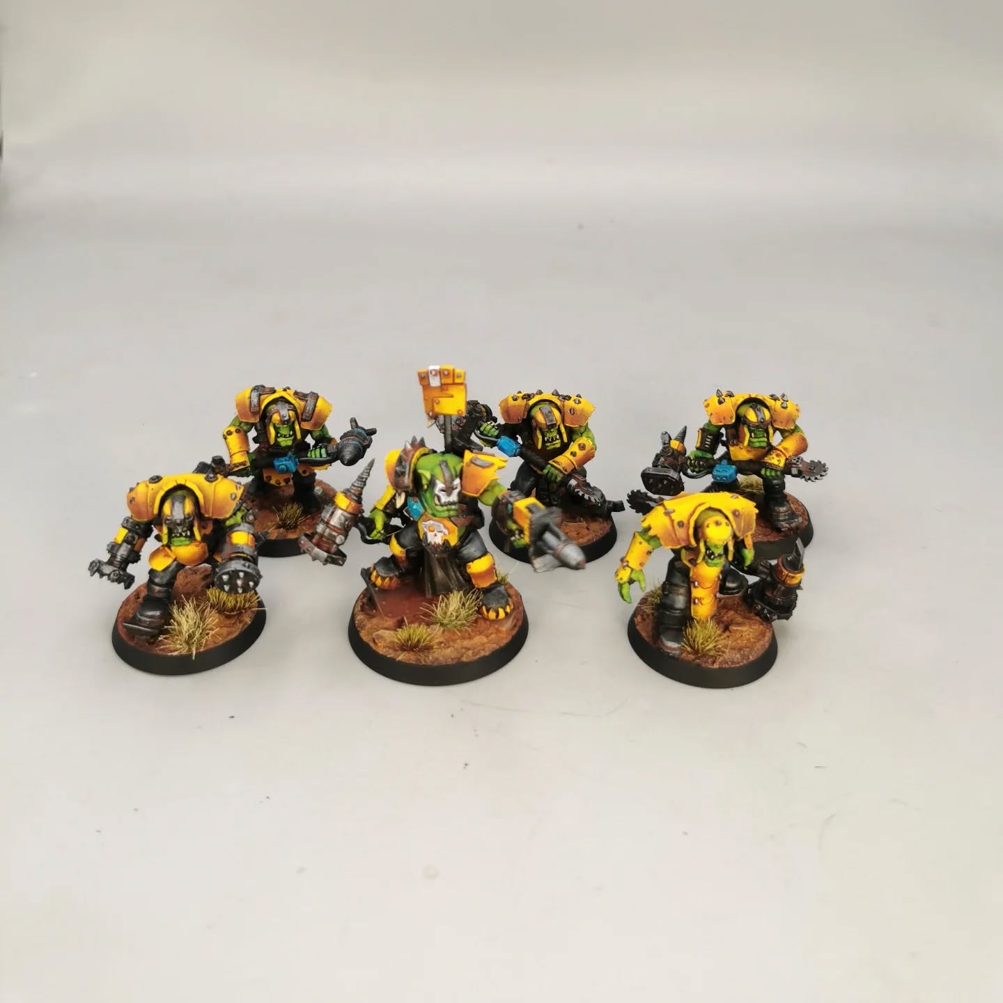 Nouvelle commande !
Ork 4ooook
Reprise d'un schéma BadMoon Existant, niveau table top Confirmé
Ici la Kill Team sans les deux Sqwigs.
Montée en arme de Corps à Corps.
#PaintingWarhammer
#warhammercommunity
#ork40k
#badmoon
#warhammer40000k