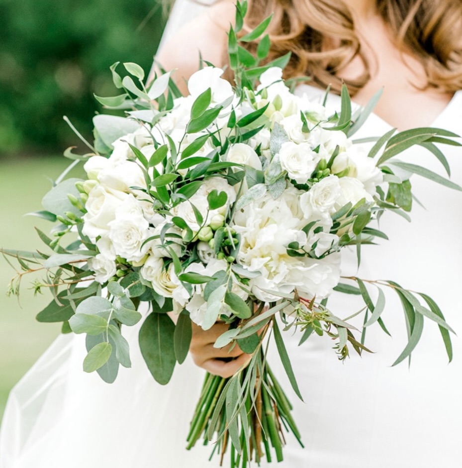Are you getting married in 2028? Do you need flowers? Do you think it’s too early to book your suppliers? If you answered “yes!” to 2 or more questions you need to get in touch. We have had so many 2028 enquiries in the last week especially for popular summer weekend dates (always the first to go!!) if you are considering using us for your wedding flowers then please get in touch to arrange a consultation and lock in 2026 prices 💗.
#wedding #weddingflowers #2028bride