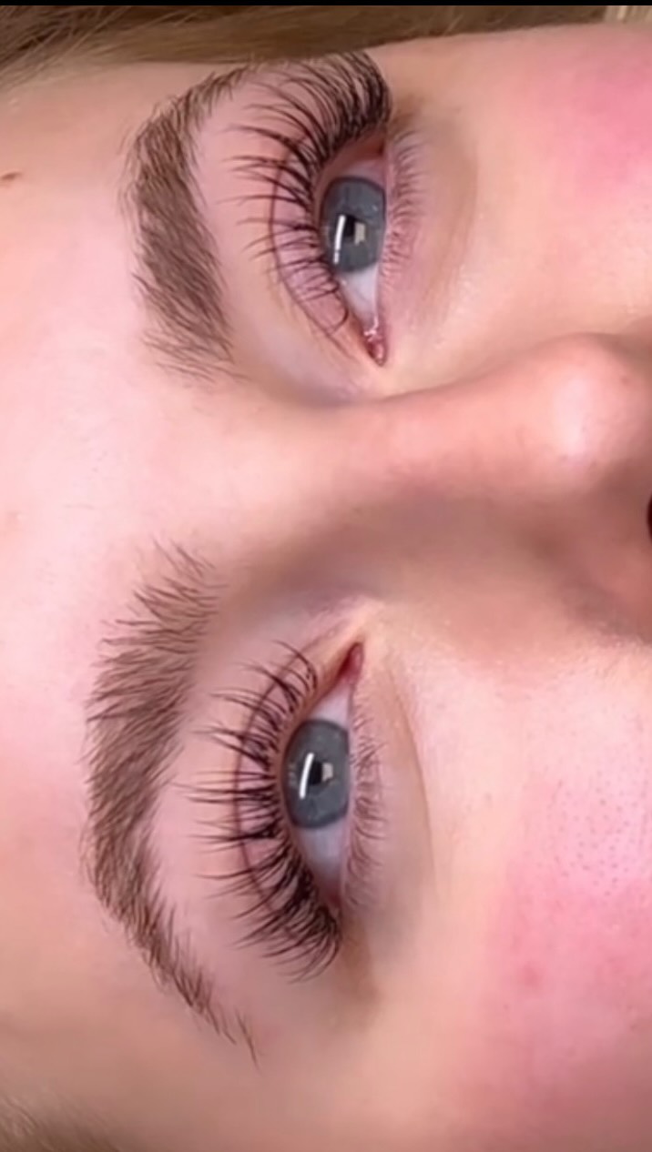 No mascara. No lash curler. No rushing through your makeup routine. Just effortless, natural-looking lashes that make getting ready feel a little easier every day.
If you’ve been wanting a subtle enhancement that still feels like you, classic lashes are the perfect place to start.
Now offering lash extensions at our Mt. Juliet location with our esthetician, Treasa. 🤍 @herwellnessco_
#MtJulietTN #MtJulietLashes #NashvilleLashes #mtjulietlashextensions