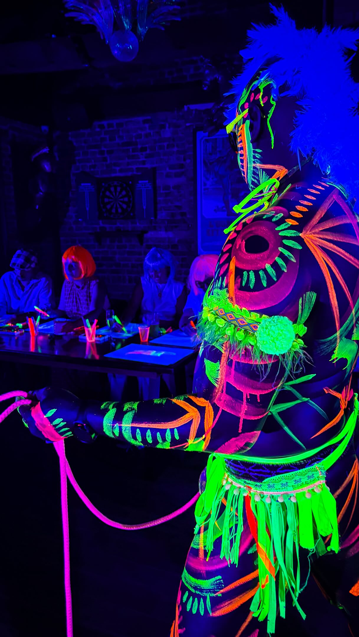 Another unforgettable Saturday at The @oldqueenshead in Angel with Neon Naked Life Drawing! ⚡🎨
This session featured the incredible @jujusolo1 , bringing a bold cyber-neon aesthetic to life with glowing accessories, striking poses, and vibrant UV-reactive body paint. The room was filled with colourful creations that came alive under the blacklights, making for an inspiring afternoon of art and creativity.
This is one of our regular bi-monthly venues, and we also run weekly classes across multiple locations in London. Check out all upcoming dates and book your spot at www.neonnaked.com.
#NeonNaked #LifeDrawingLondon #UVArt #LondonEvents #CreativeLondon