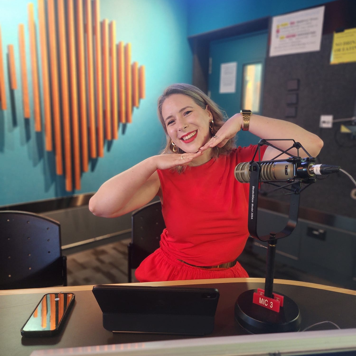 I was so Honoured to have the opportunity to sit down with @macacruzie for Brunch Radio at @rthk.hk today! It did pose the question of how do you talk about Fashion on radio? But we did it! and it was so much fun! If you're interested in knowing some practical style tips when it comes to 'how to dress for the heat of Hong Kong Summer" please give it a listen!