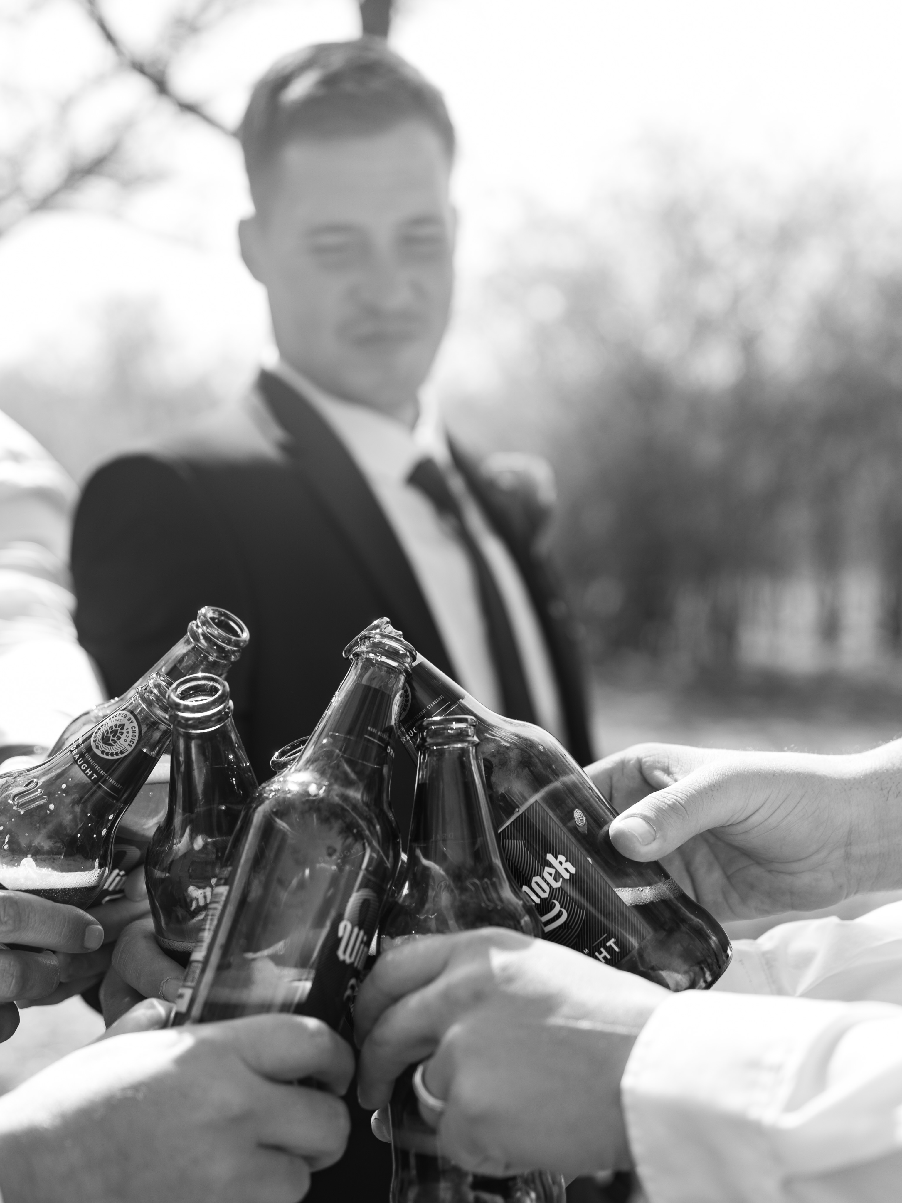 Die RamKamp 🔥
The wedding day starts long before the ceremony.
A braai on the fire, stories with your closest mates, and a few moments to take it all in before the celebrations begin.
Some of the best memories of the weekend are made right here.
💌 info@wildwoodvenue.com
#BushveldWedding #DieRamKamp #LimpopoWeddings