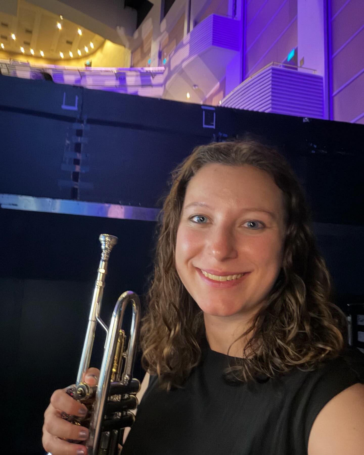 Happy 100 shows 💜🎺 Being able to perform around the world and back home in NYC in between countries is such a great experience and I am so grateful.
•
#musicianlife #touringmusician #musicaltheater #travelingmusician #charlieandthechocolatefactory