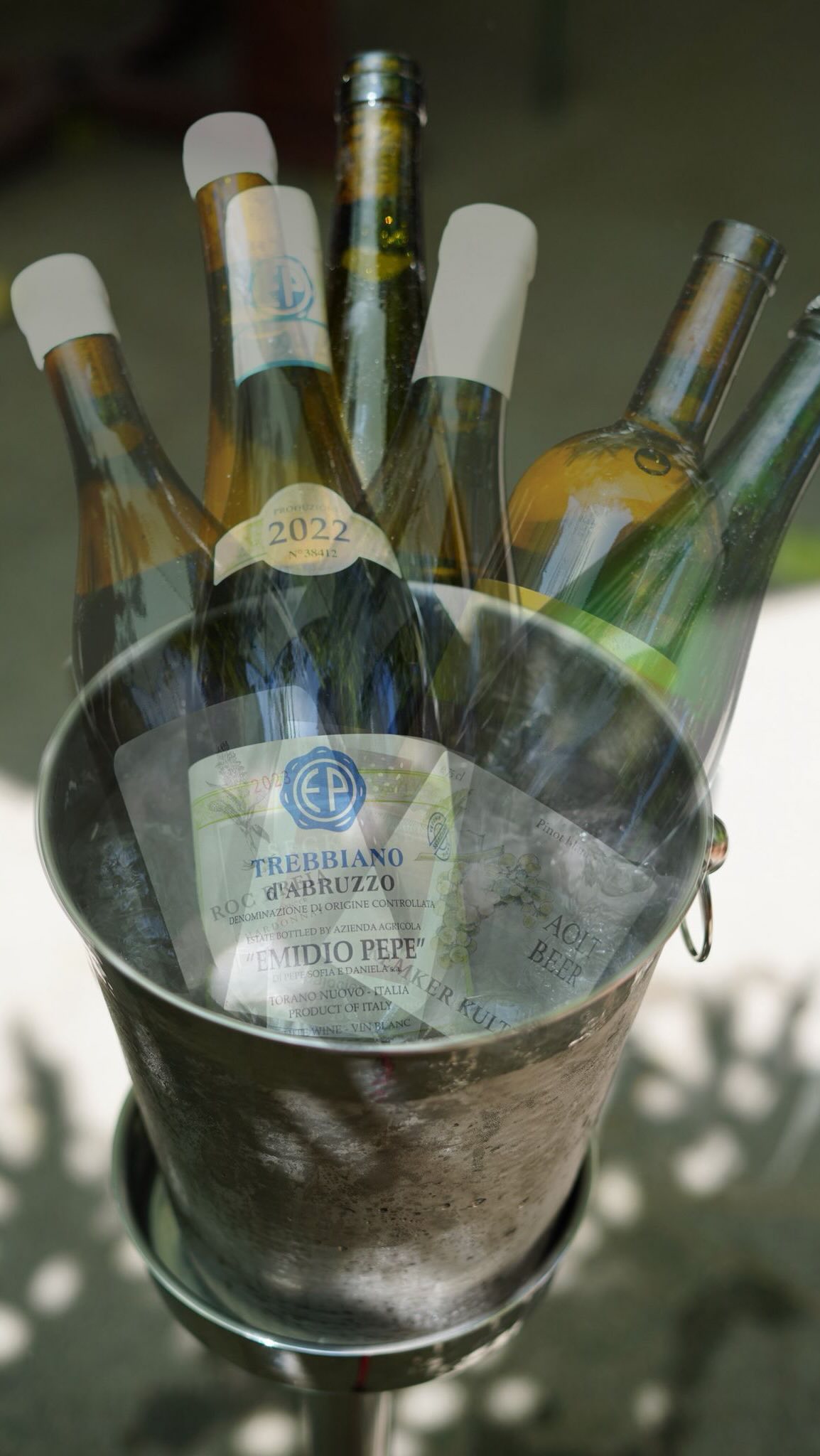 DINNER // BIOTA
Wir haben neuen Stoff bekommen! Unsere aktuellen Favoriten von @gramppi.00 stehen bereit und warten darauf, von euch entdeckt zu werden. 🍷
Kommt vorbei, probiert euch durch und findet euren neuen Lieblingswein. ✨
@baumscheff @missbaumchefin @chefscheffler @rausgegangenkoeln @mitvergnuegenkoeln
#biota #dinner #foodie #newmenu #foodlover @brauerei_kemker @jeromelambert_wine @elias.muster @schmeckedasleben @weingut_odinstal @dexheimerwine @jonas_seckinger @emidiopepe