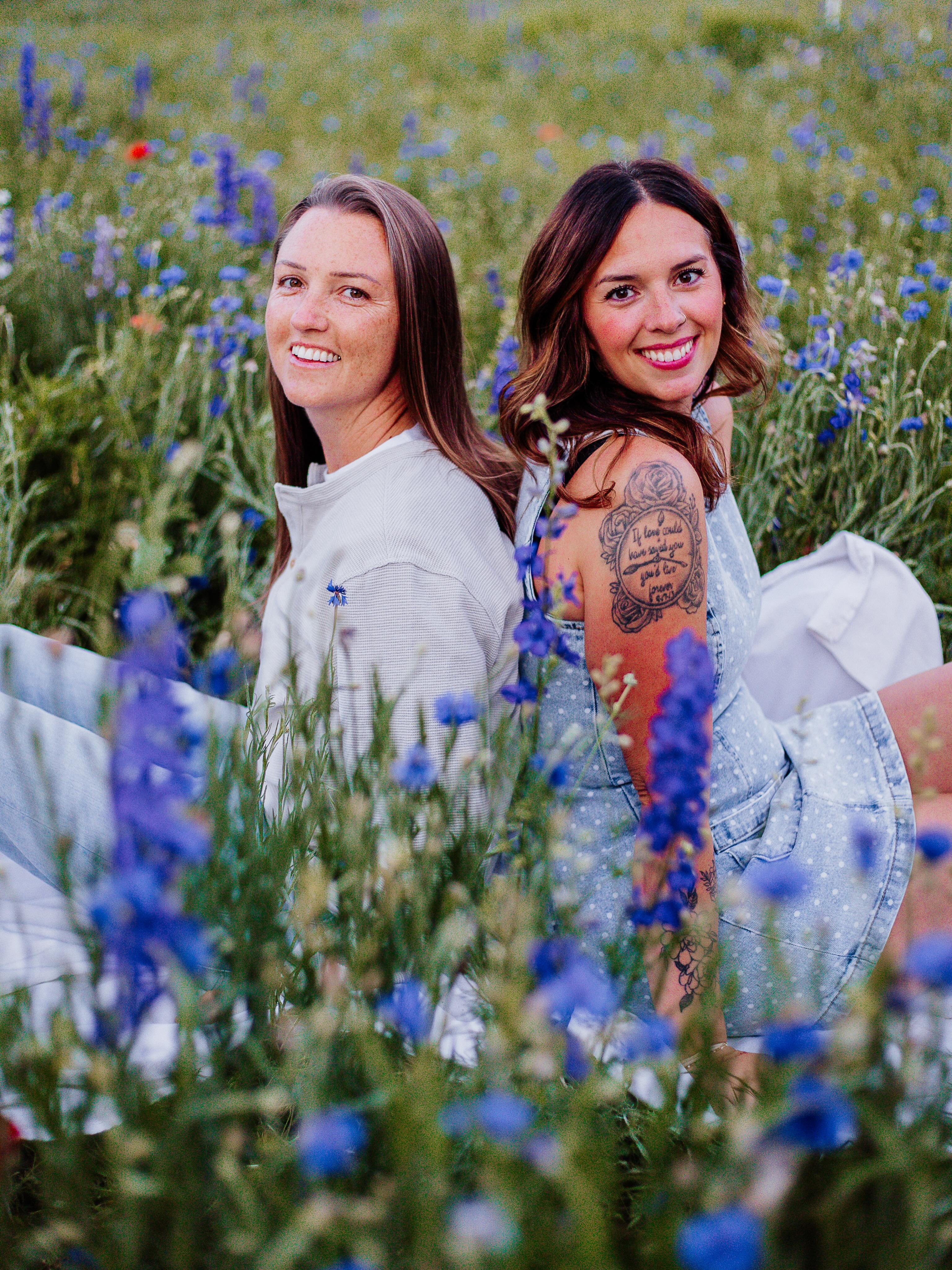 Photos with your person in a prairie of wildflowers should always be on the bucket list.
#richardsontx #richardsonphotographer #dallasphotographers #wlw #wlwcouple