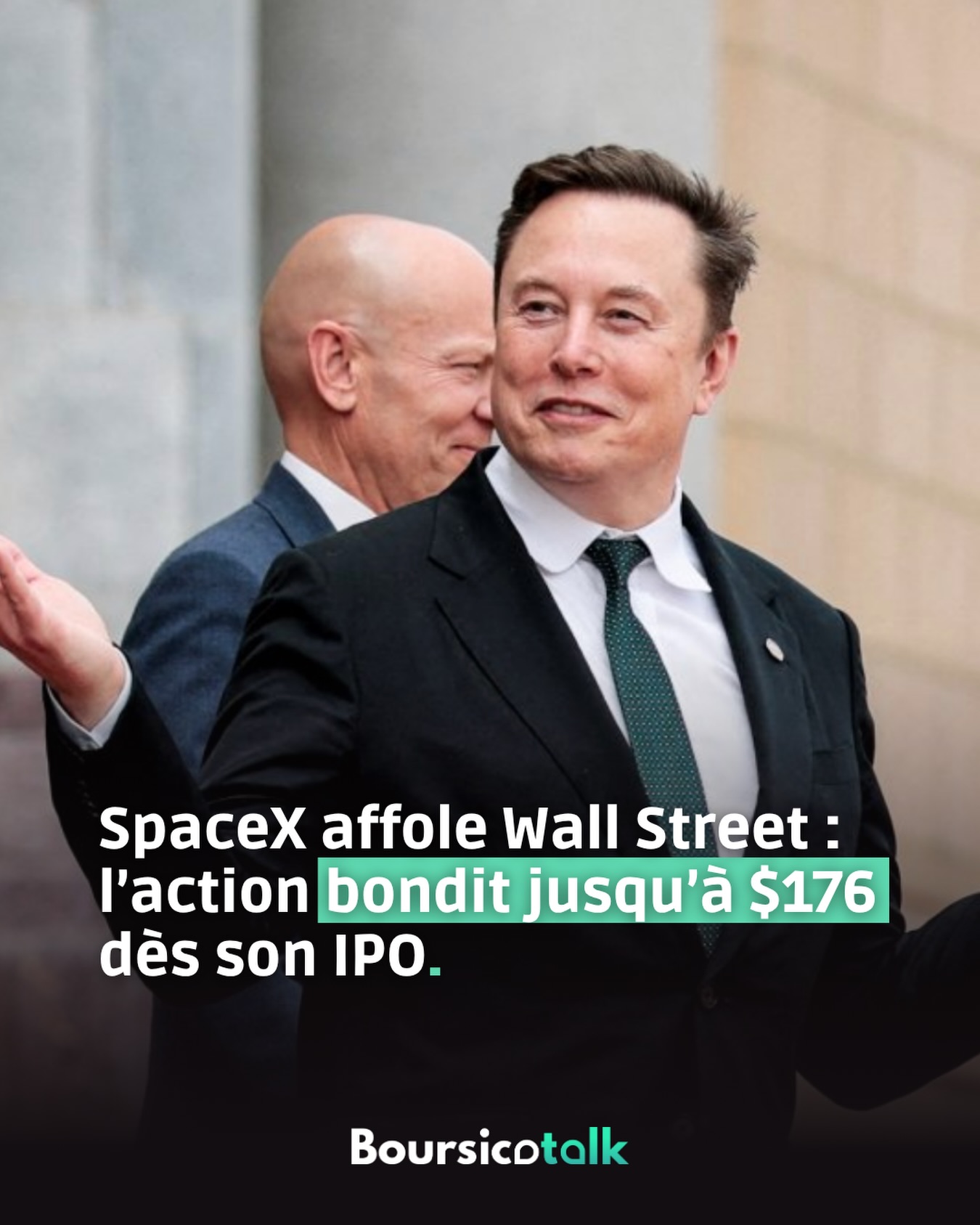 L’introduction en Bourse la plus attendue de l’histoire n’a pas déçu. 📈
Après avoir été introduite à 135 $ par action, l’action SpaceX (SPCX) a ouvert à 150 $ avant de grimper jusqu’à environ 176 $ lors de sa première séance. Elle a finalement clôturé autour de 161 $, soit une hausse de plus de 19 % dès son premier jour de cotation.
💰 Cette envolée a propulsé la valorisation de SpaceX au-delà des 2.000 milliards de dollars, faisant de l’entreprise l’une des plus valorisées au monde.
🌍 L’engouement des investisseurs s’explique par la combinaison unique de plusieurs activités :
➡️ Starlink et ses millions d’abonnés
➡️ l’intelligence artificielle
➡️ les infrastructures spatiales
➡️ les ambitions martiennes d’Elon Musk
👑 Conséquence directe : Elon Musk devient officiellement le premier homme de l’histoire à dépasser les 1.000 milliards de dollars de fortune personnelle.
⚠️ Mais certains analystes restent prudents et estiment que la valorisation actuelle intègre déjà énormément d’optimisme sur la croissance future de SpaceX.
Selon vous, SpaceX peut-elle encore doubler de valeur ou le marché est-il déjà allé trop loin ?
___
Abonne-toi à @boursicotalk pour ne rien manquer de l’actualité économique et financière 📊