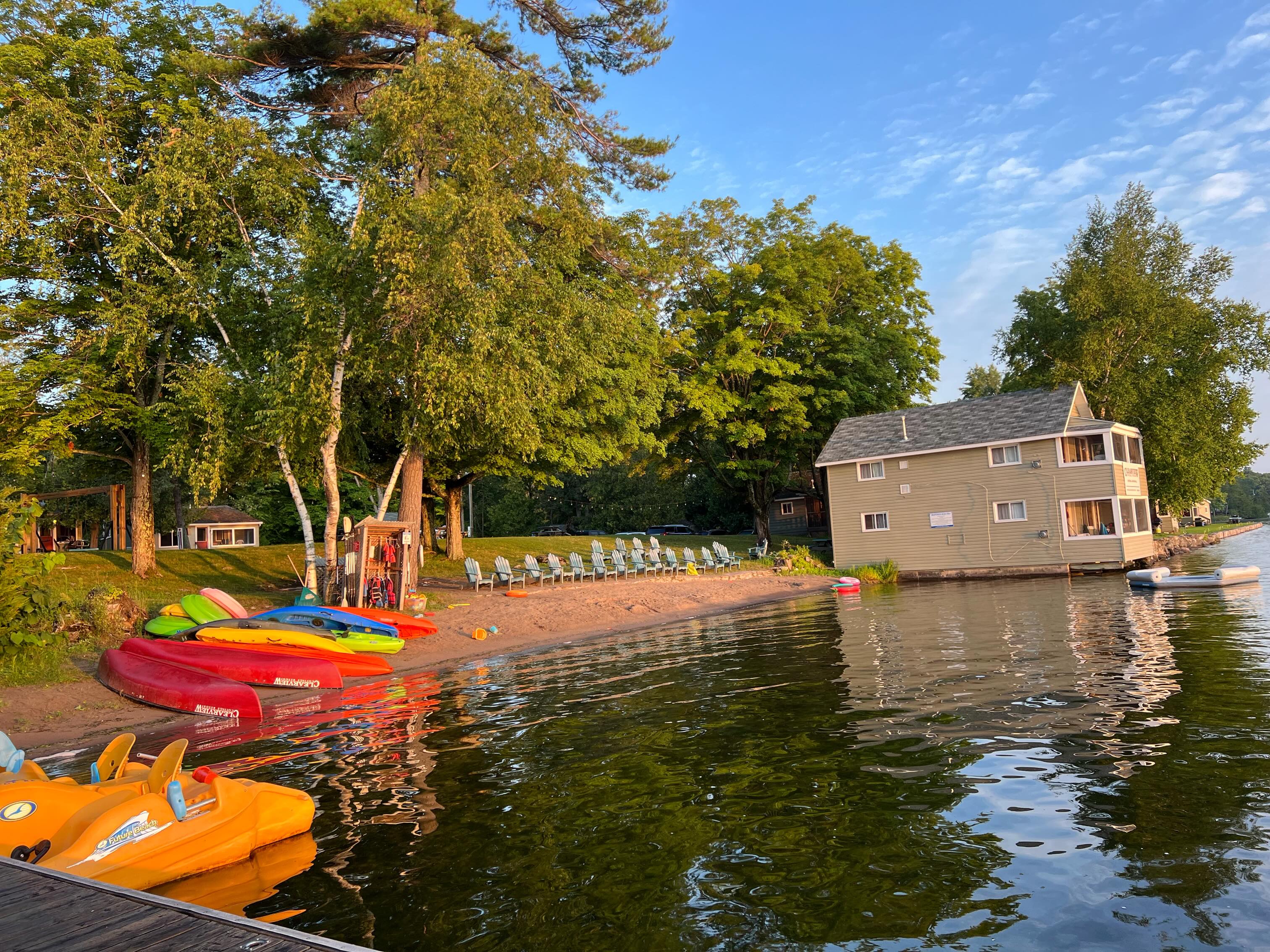 Happy almost summer! We have just had a cancellation for a 3 bedroom waterfront June 27-July 4th, if anyone is looking to kick off summer at the cottage let us know! #clearviewcottageresort #celebrating60years #nowordsjustmemories #familytime