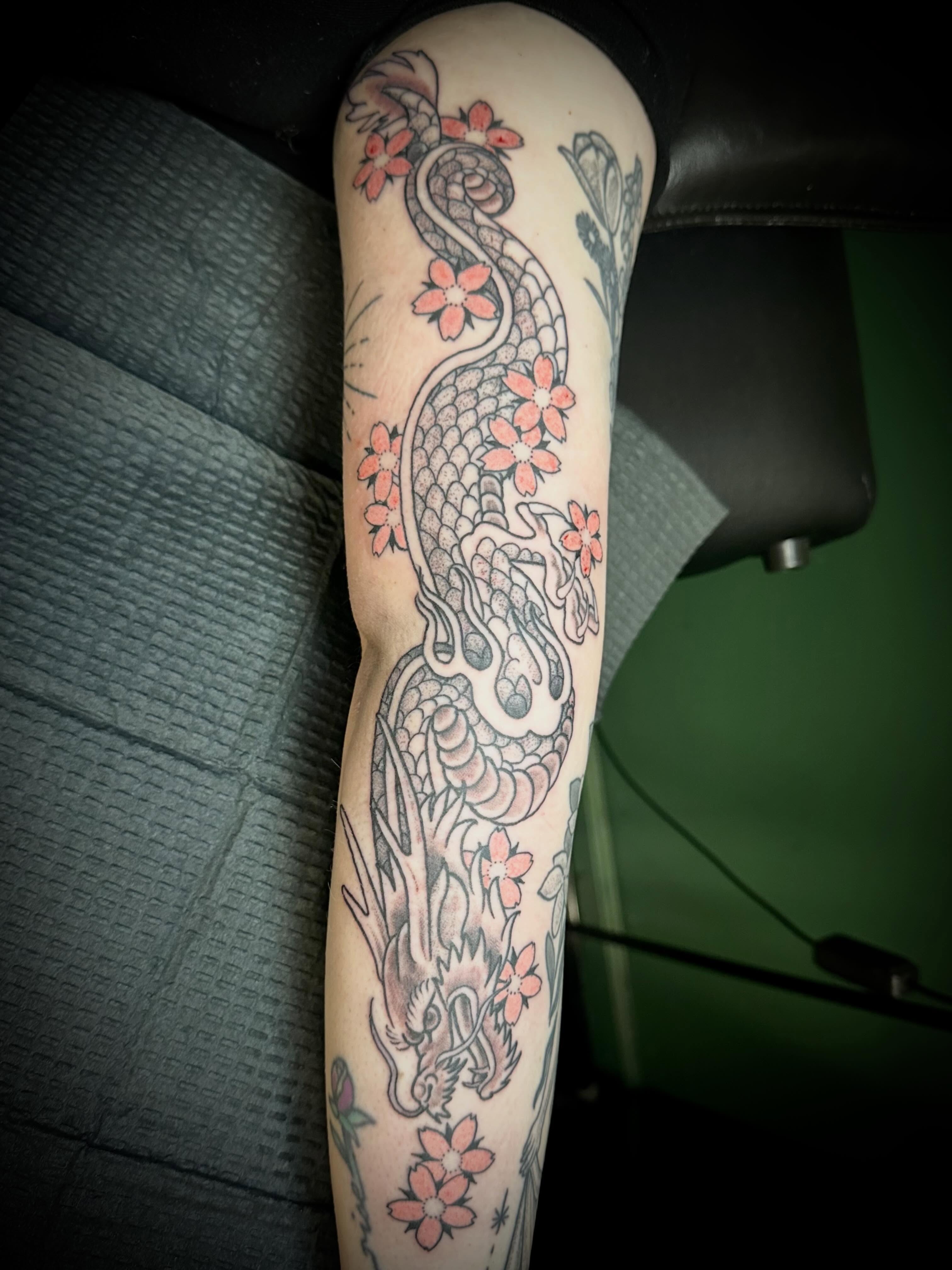 There’s more than one way to skin a cat. Dragons by Damara #delcodragons #delcopa #delcotattoos