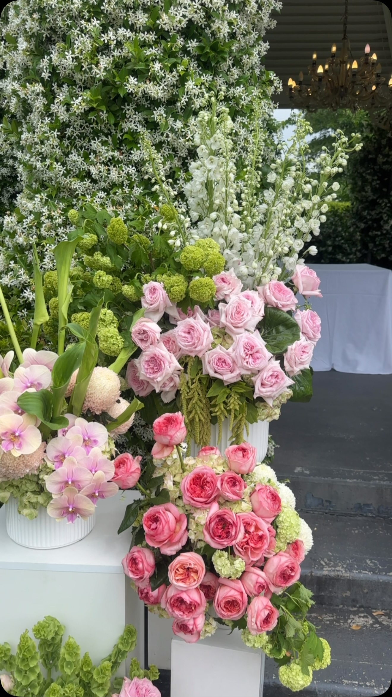 A lesson in designing florals that have impact. If this is your vibe. Let’s chat